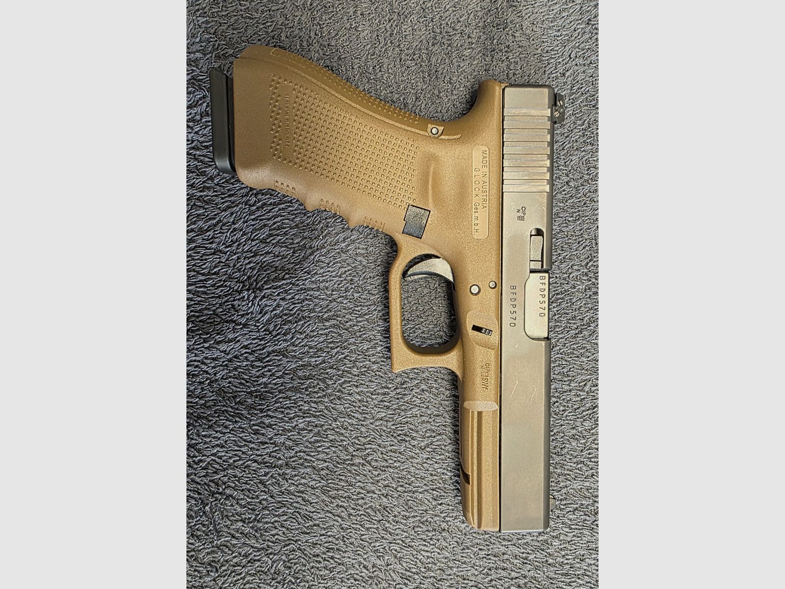 Glock 17 Gen4 , 9x19 Coyote , Bild 3 von 7