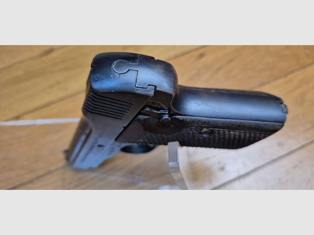 Piękny mały niemiecki pistolet « Beholla » – Kal. 7,65 Browning – Produkcja Becker & Holländer dla armii niemieckiej w latach 1915-1918 – Tylko 45.000 egzemplarzy – Broń 100% z jednym numerem seryjnym – Dobra mechanika i doskonała lufa – Dobry stan zewnętrzny – Rzadka sztuka z I wojny światowej – TBE/TBE+, zdjęcie 13 z 21