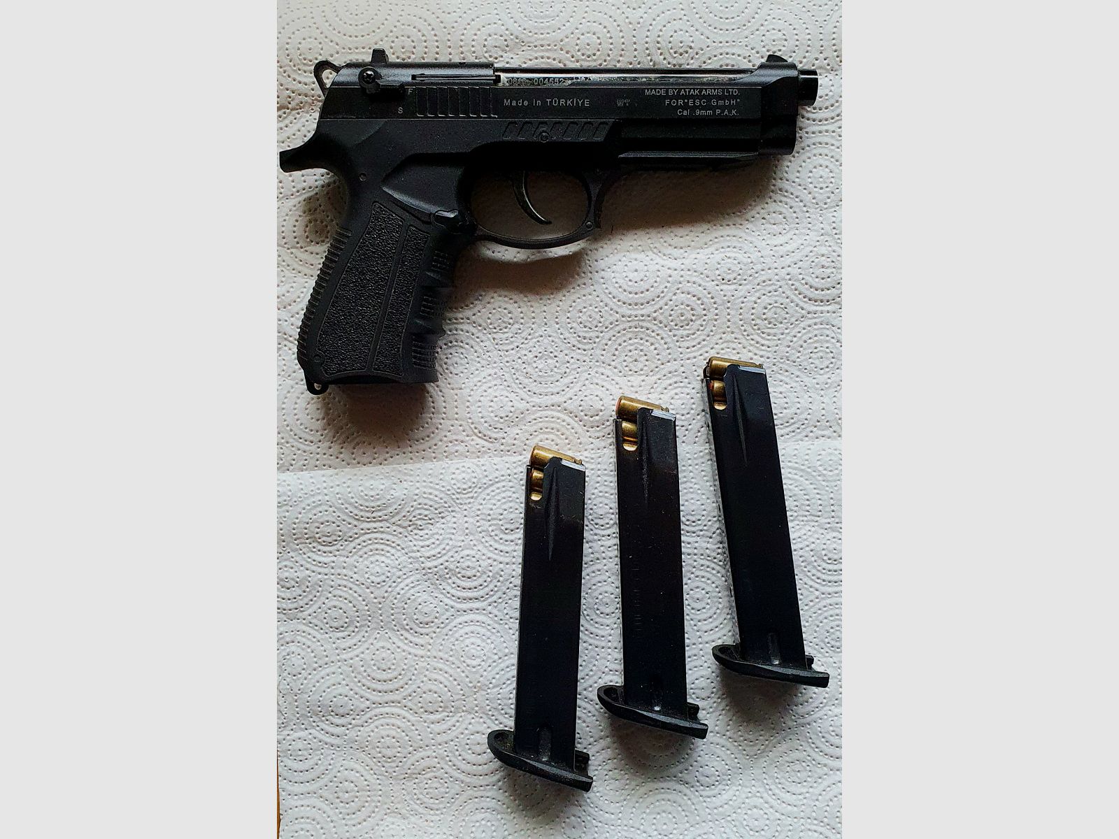 Zoraki 918  PTB Gas / Schreckschuß Pistole , 18 + 1 -schlüssig, 2 Zusatzmagazine+ Lederholster
