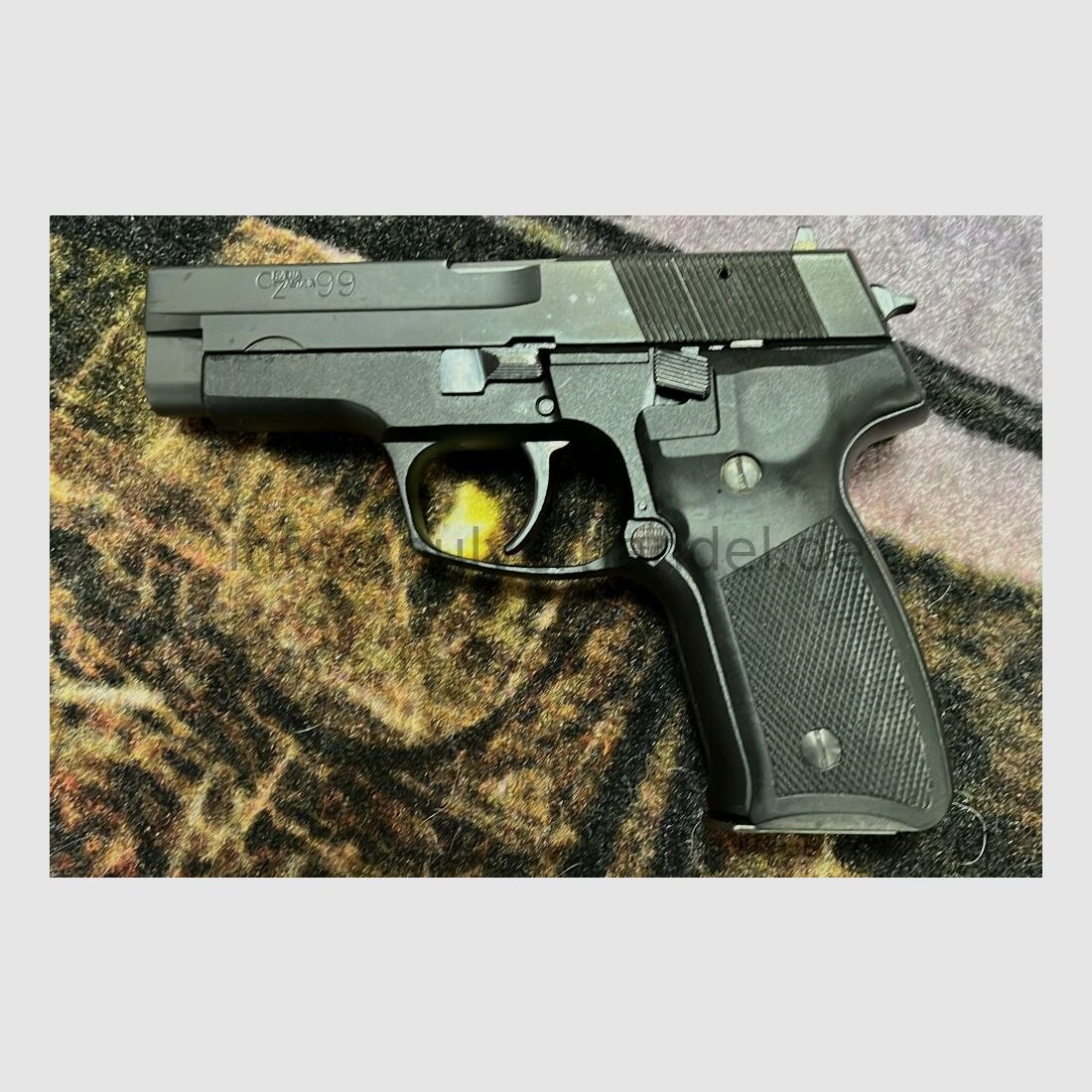 Zastava CZ 99 CZ 99 in 9mmLuger, similar to Sig P226