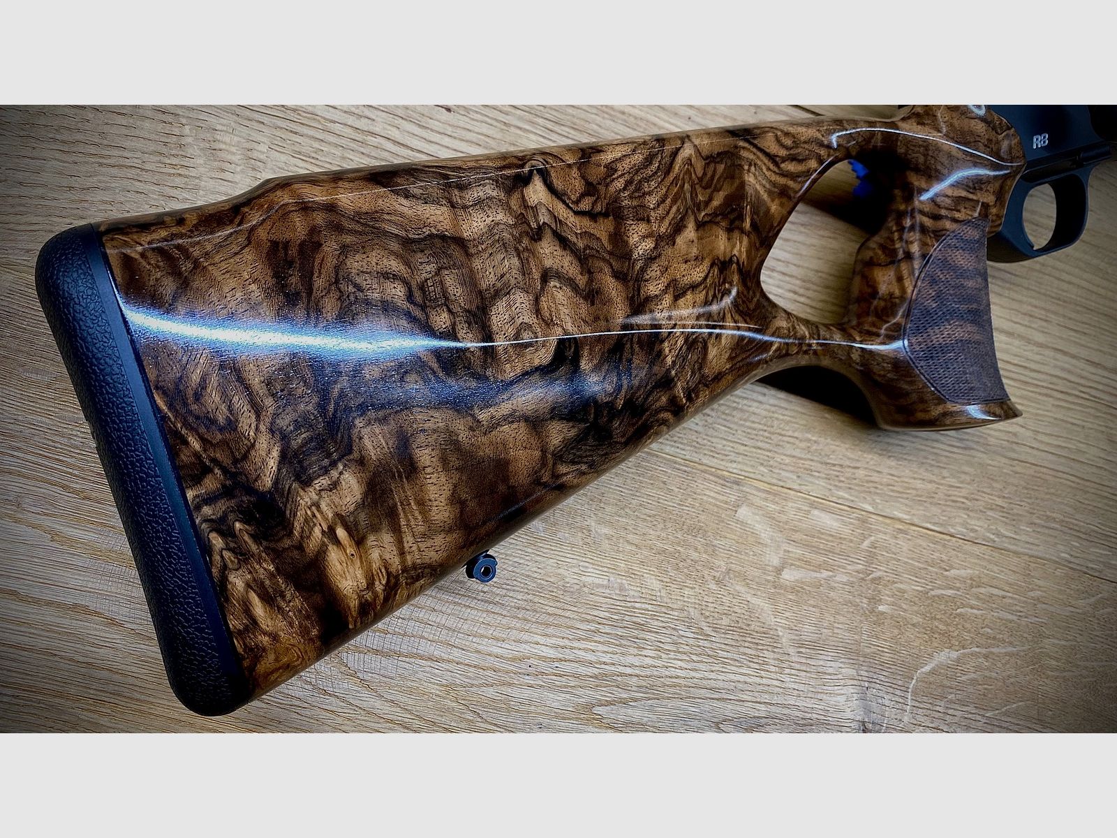 Blaser R8 Success / Wood class 9 / caliber and barrel length of your choice / absolute DREAM WEAPON