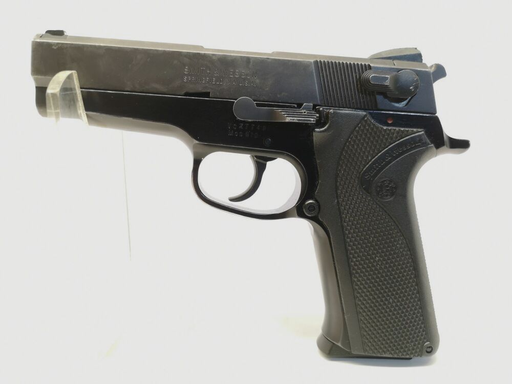 Smith & Wesson 910