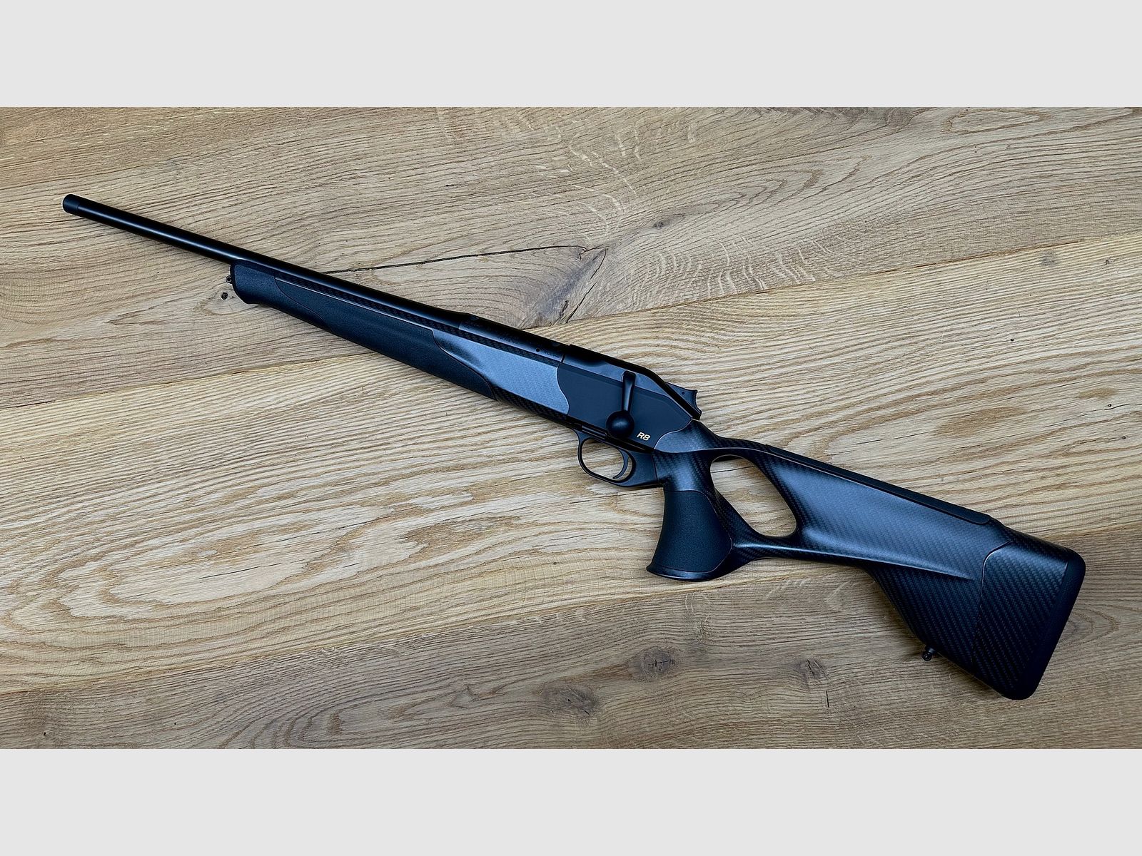Blaser R8 Ultimate Carbon / Linksausführung / gekürzter Lauf / M15x1 / Standardkaliber nach Wahl