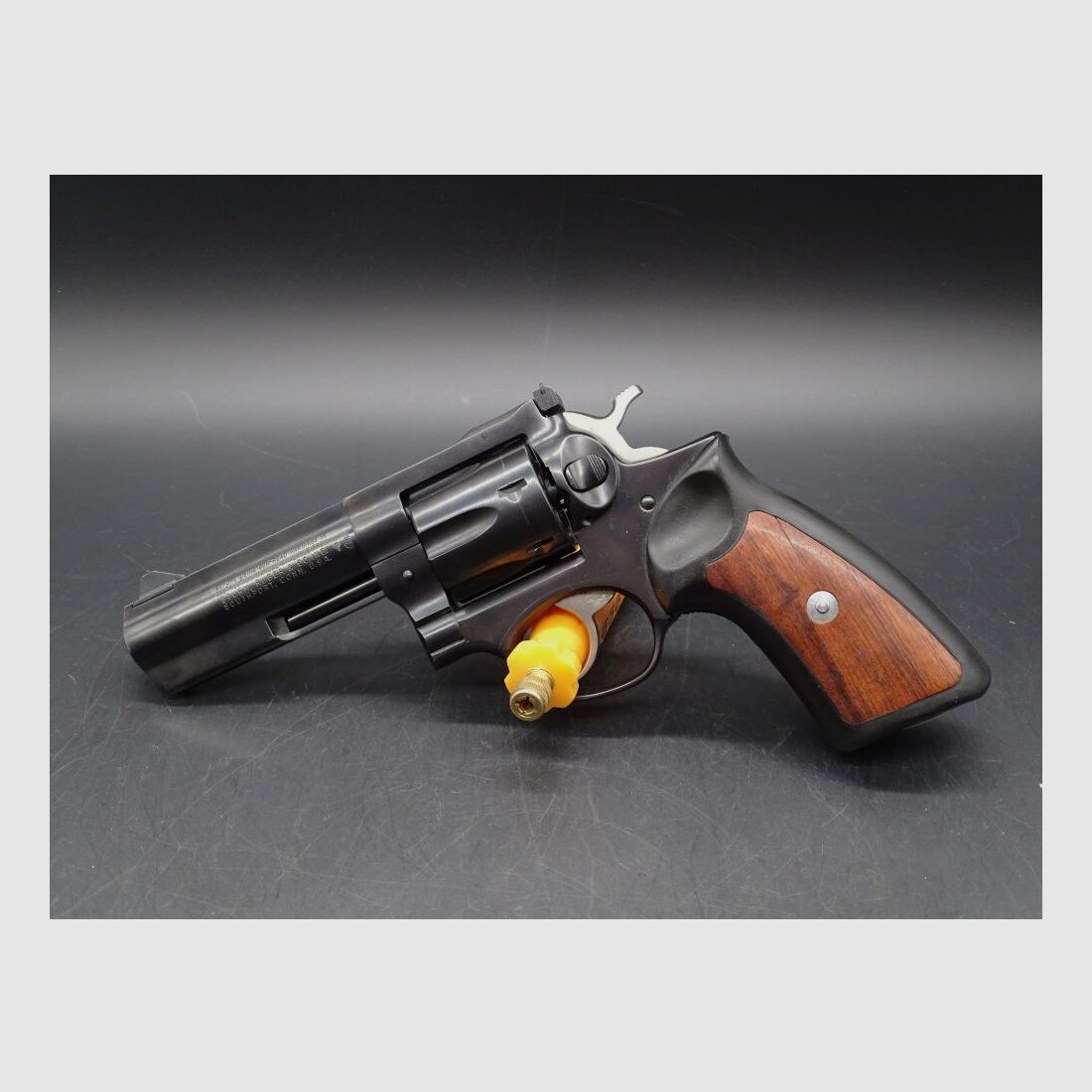Ruger GP 100 4" caliber .357 Magnum GP100