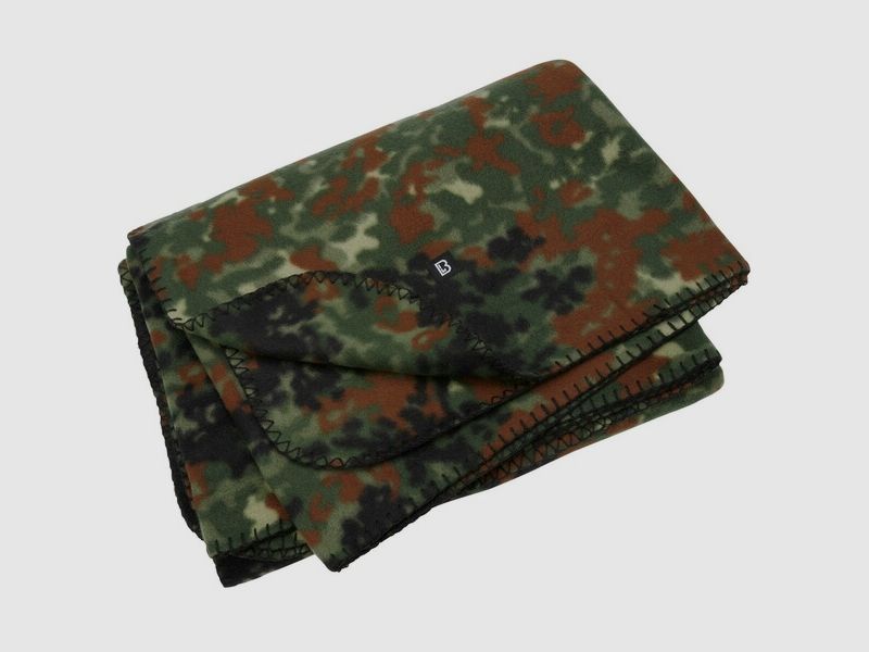 Fleece Decke mit Trageriemen - 1,75m x 1,35m - BW Flecktarn - auch als Hundedecke geeignet