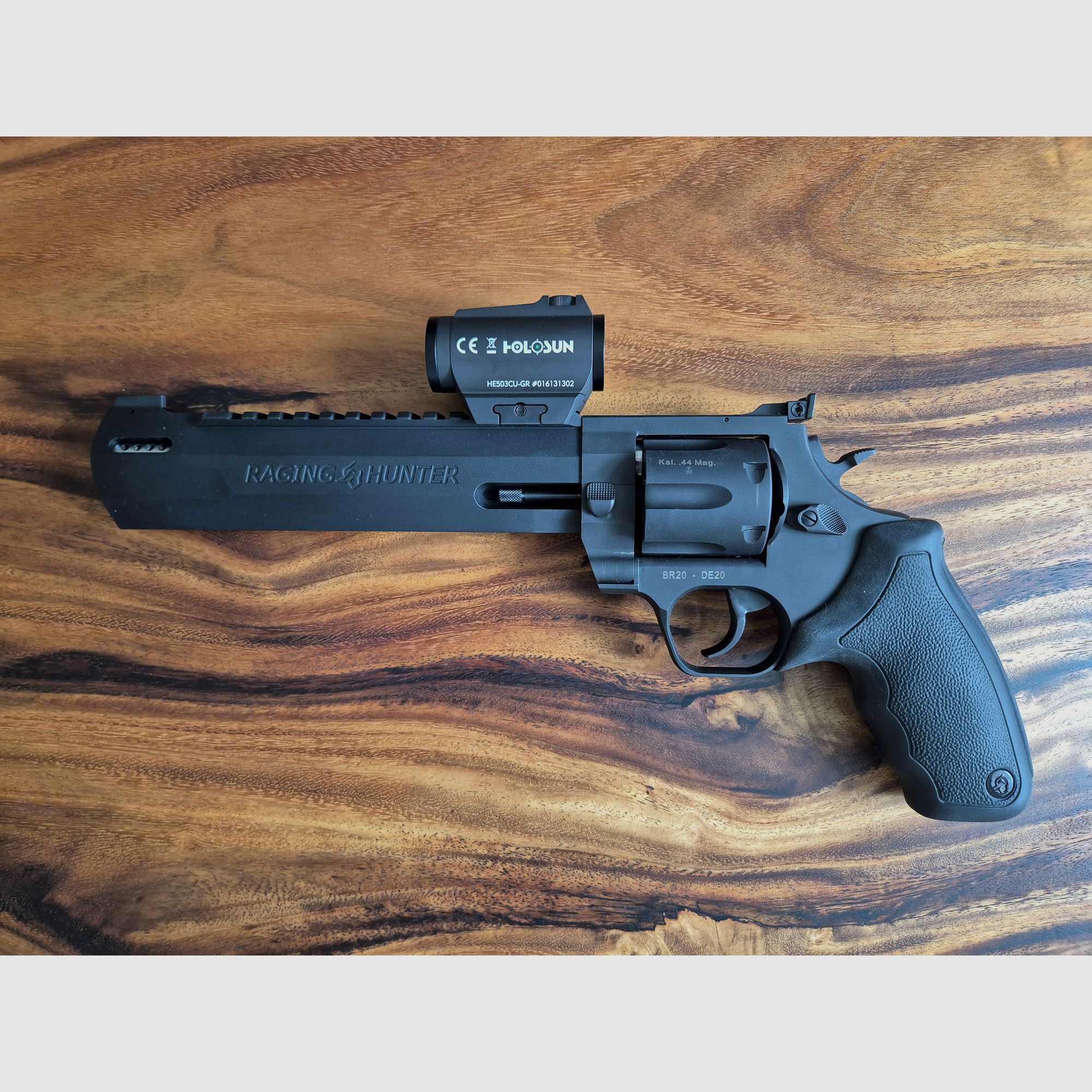 Taurus Raging Hunter 8 3/8" Lauf .44 Mag. inkl. Holosun Elite HE503C-U-GR – Neuwertiger Zustand