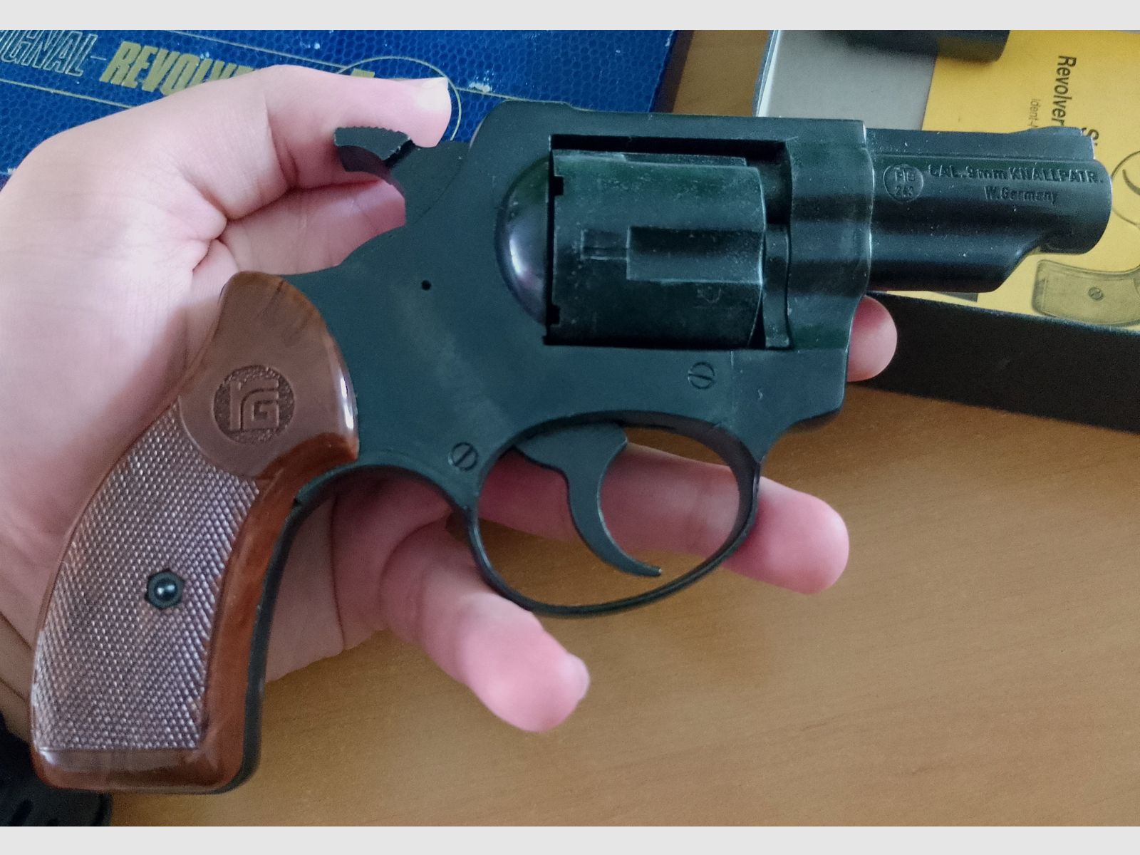 Seltener Röhm RG 79 im Kaliber 9mm Knall/ PTB 243 komplett mit Zubehör!