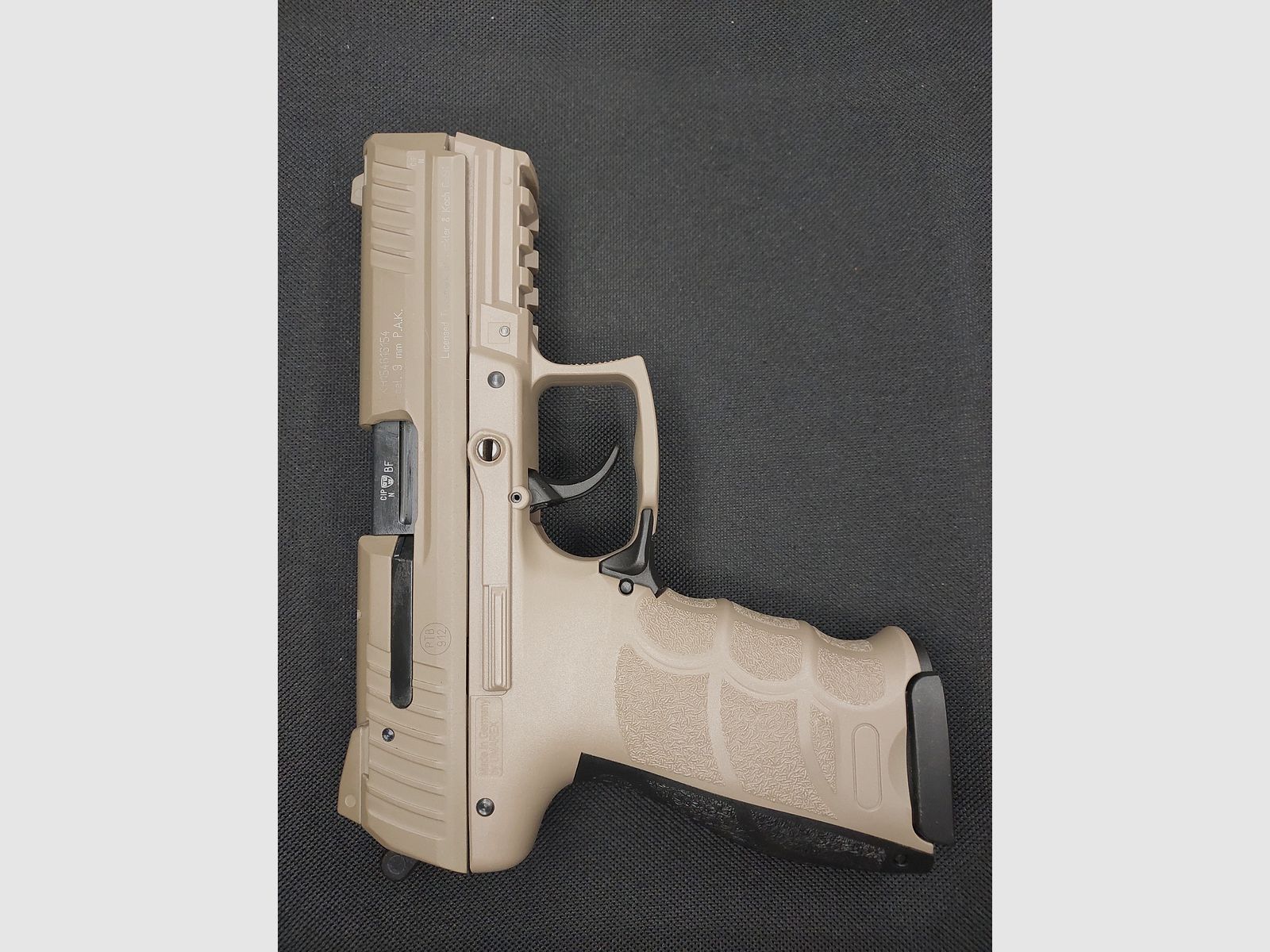 Heckler & Koch P30 Schreckschuss-Pistole 9 mm P.A.K. TAN / FDE (PTB 912)