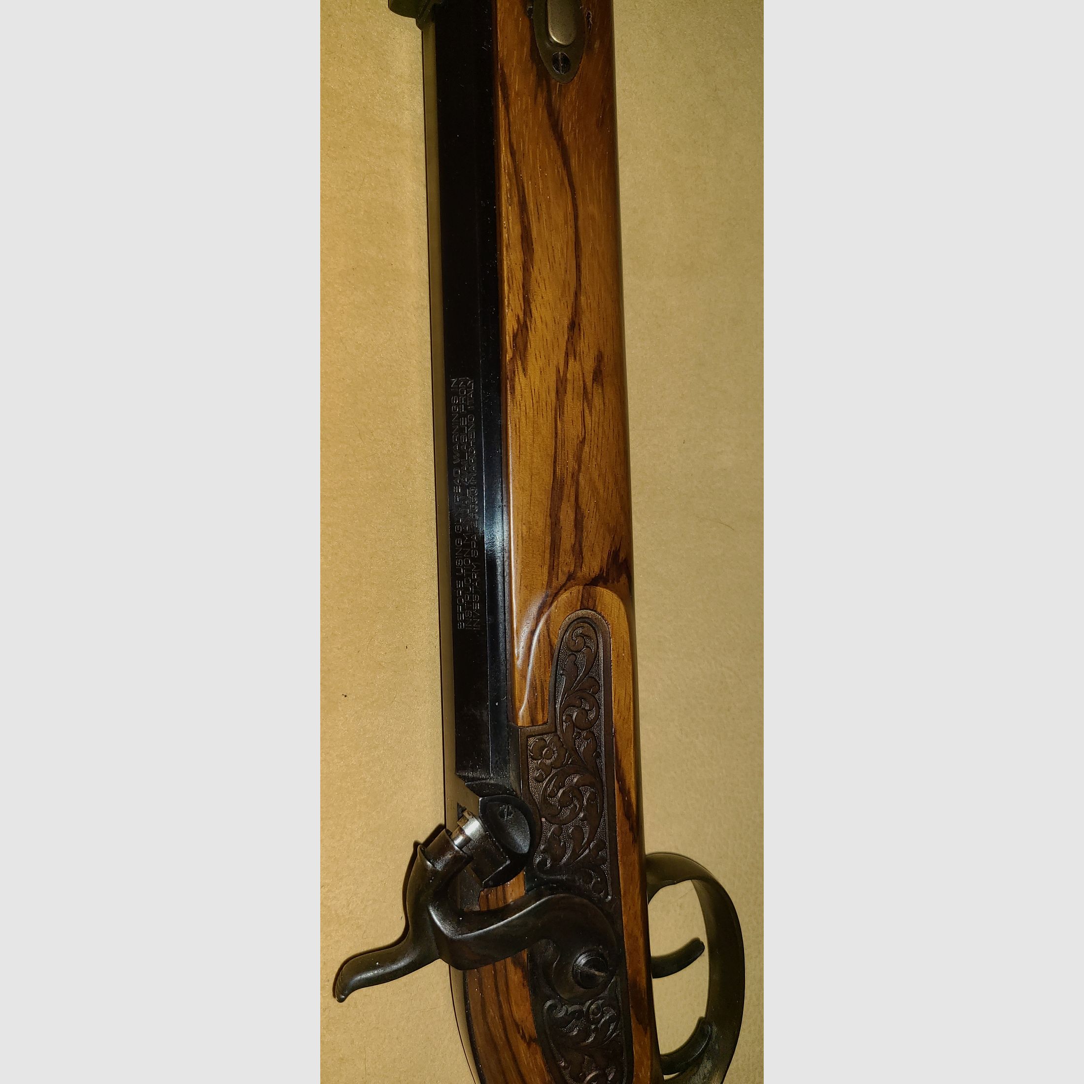 1x FUCILE A PERCUSSIONE / cal. 45 / AH / MARRONE NOCE / CASTAGNO /139936 / POLVERE NERA SCHWARZPULVER / CALCIO IN LEGNO / OTTIME CONDIZIONI