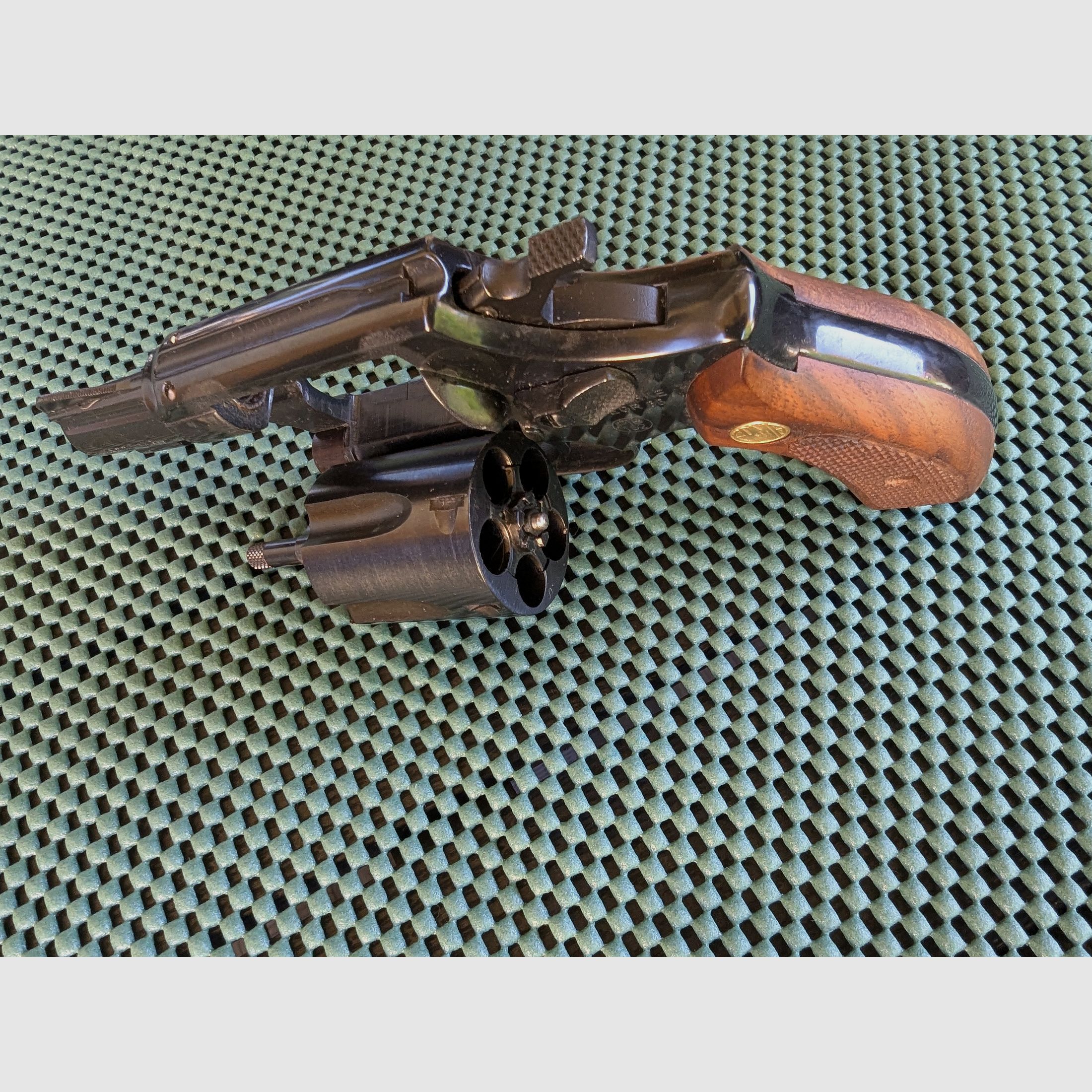 ERMA EGR 66 revolver 9mm gas and blank cartridges with original packaging