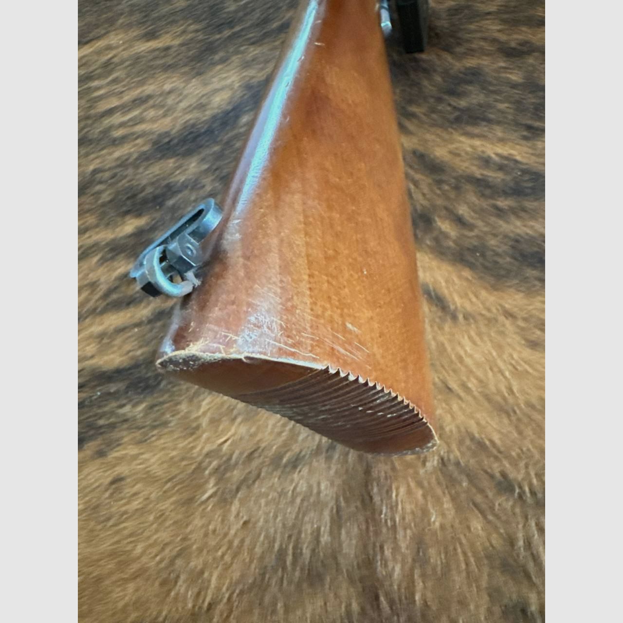 VOERE carabina a ripetizione cal. 6 mm Flobert con calcio in legno. Carabina classica per piccoli calibri