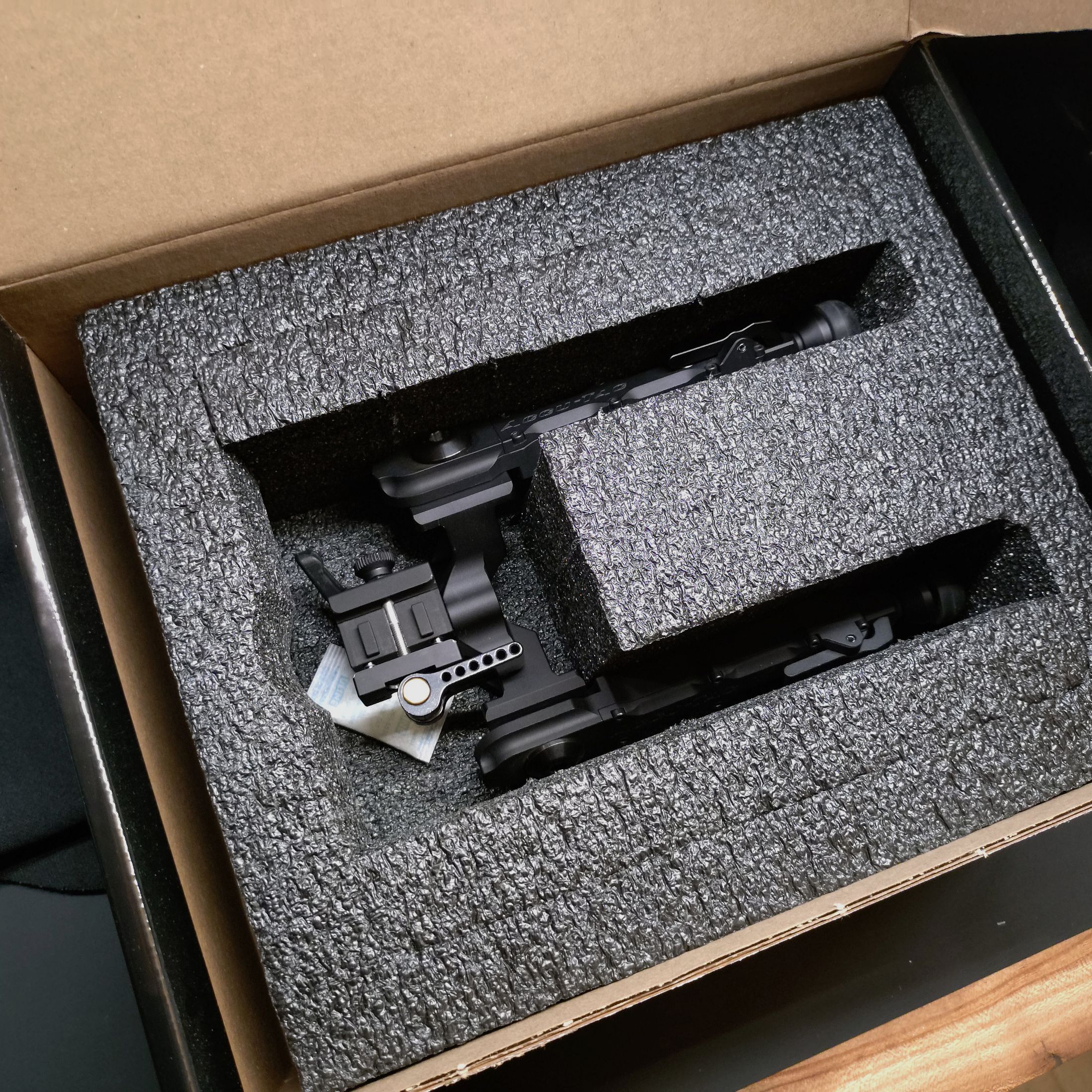 Bípode Accu-Tac WB-04 con caja original