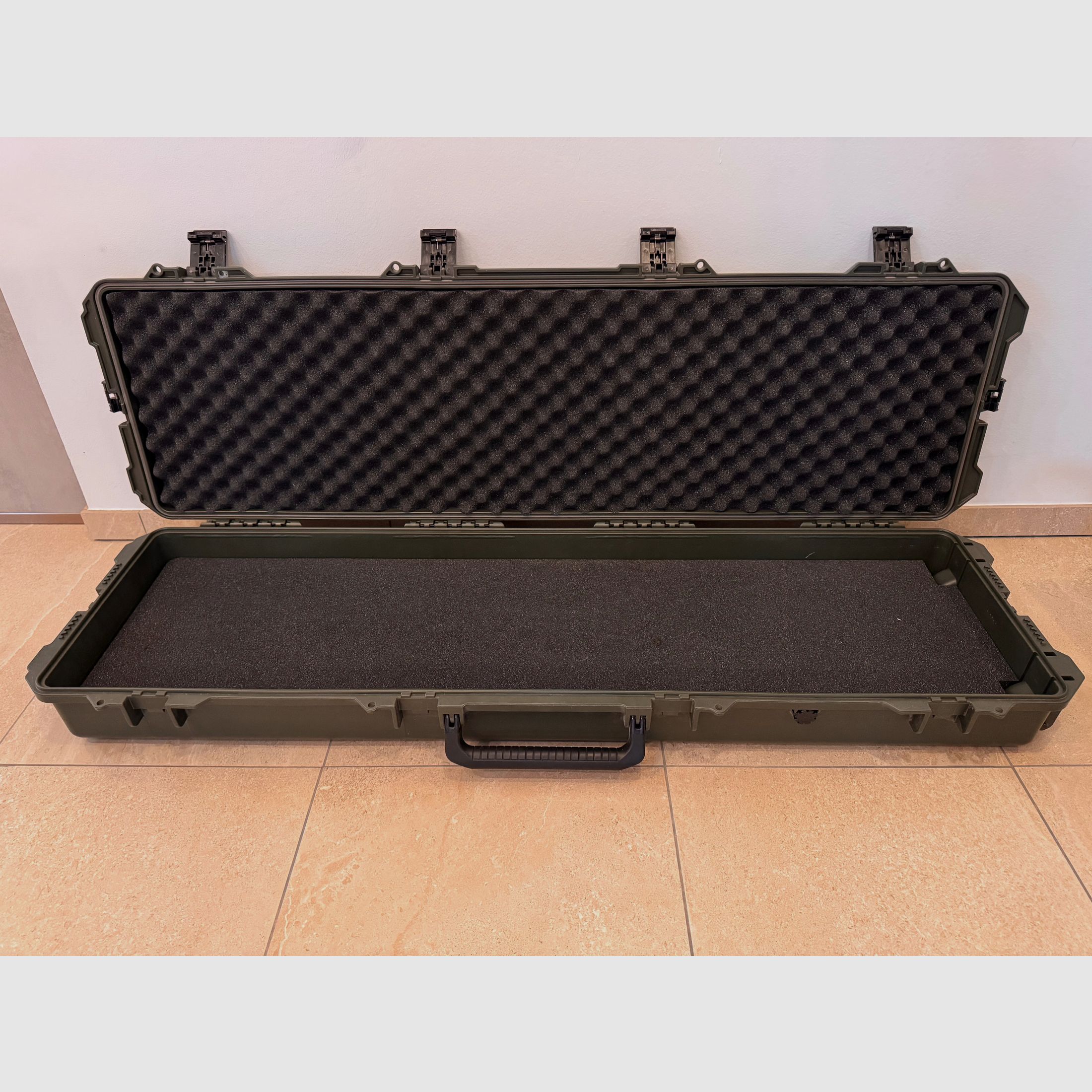Storm Case iM3300 Gun Case Verde Oliva con Ruedas, incl. Espuma