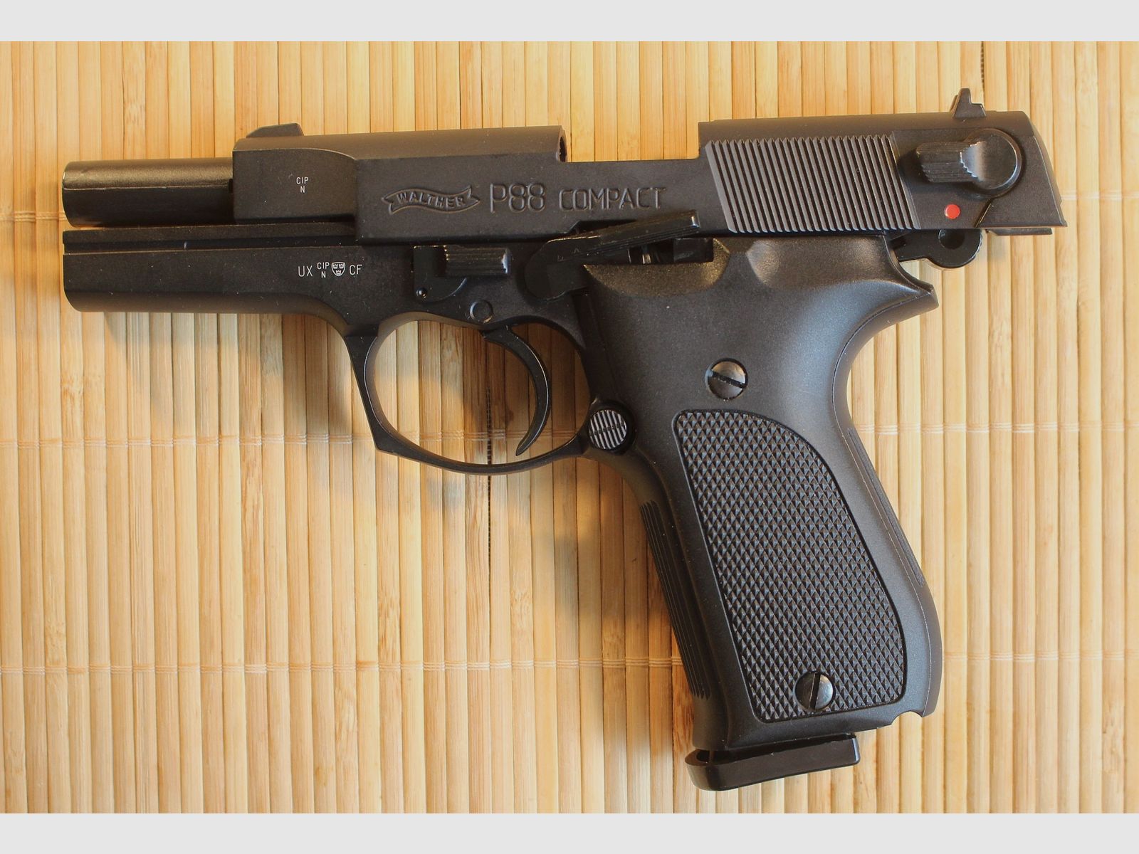 Walther P88 pistolet alarmowy Kaliber P.A.K. 9mm Brüniert