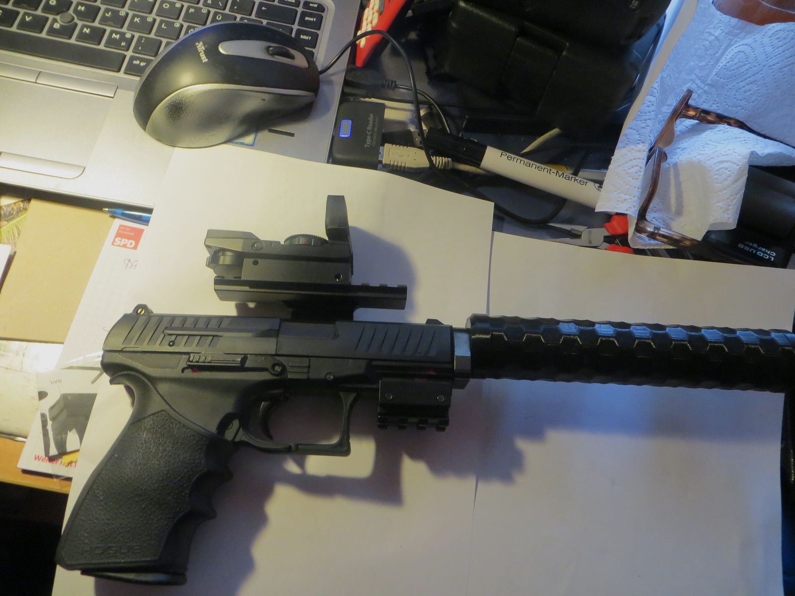 WALTHER PPQ  co2 4,5 Diabolo neuwertig mit Kompensator (Schalldämpferatrappe) und RedDot