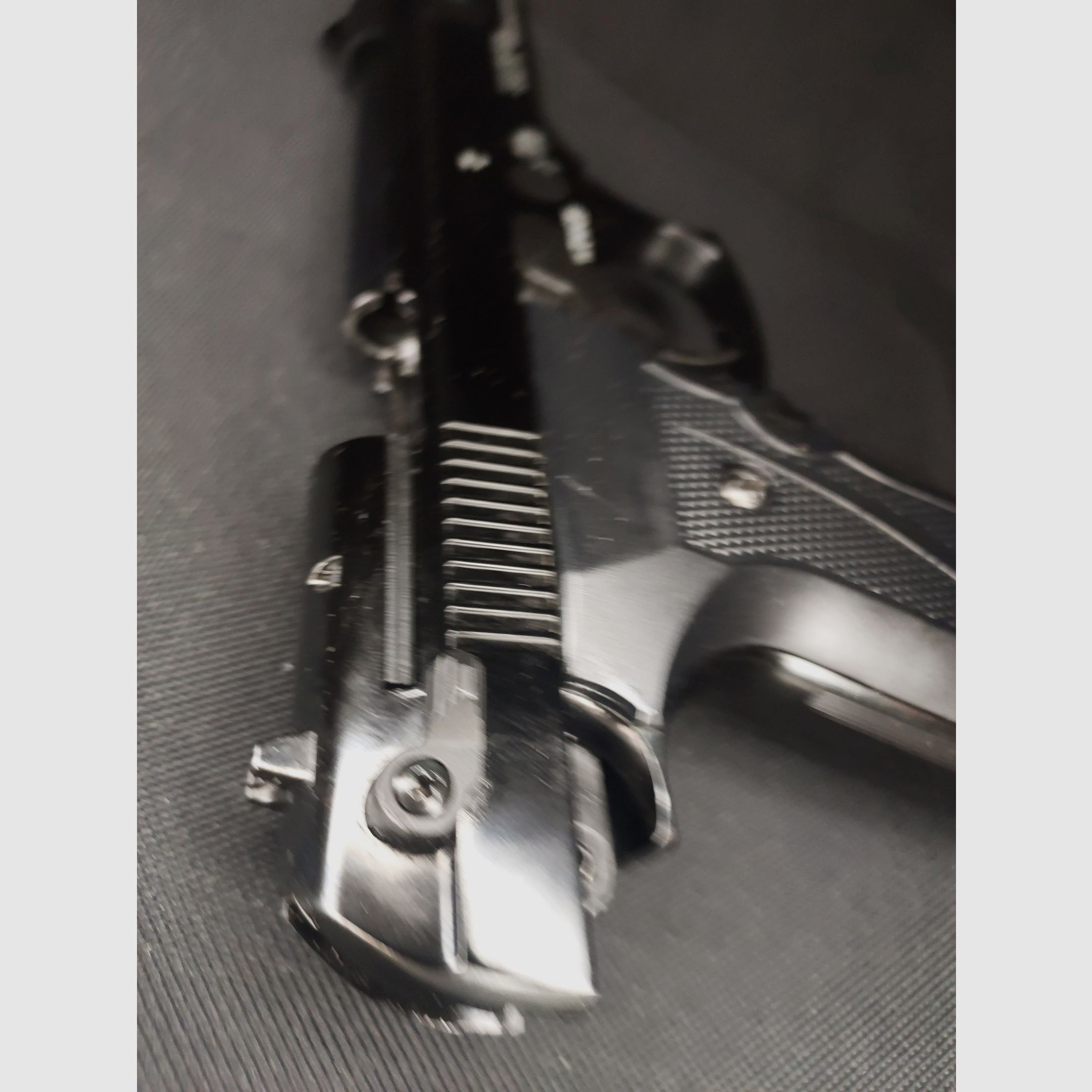 Ekol Firat Magnum Schreckschuss Pistole in schwarz, Kaliber 9mm P.A.K. (PTB 1112) wie neu!