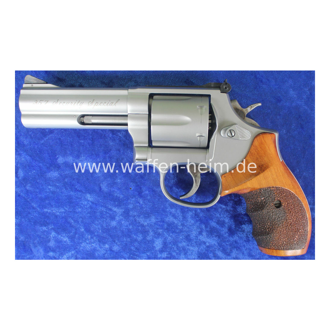 Smith & Wesson	 686 - 5 / 4"  Security Special