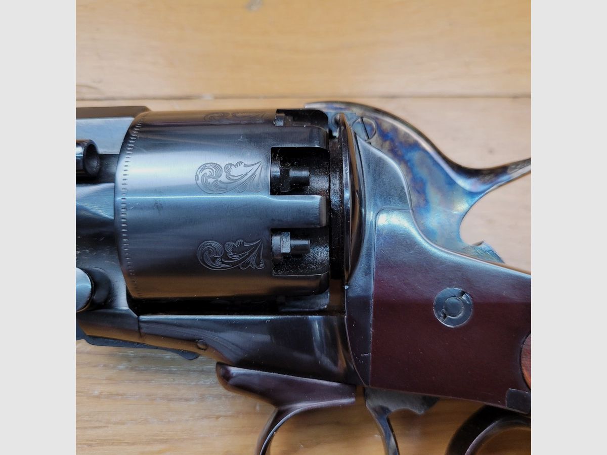 Barock und beeindruckender LeMat Kavallerie-Revolver – Seltene Herstellung von Pietta aus 1988 – 9-Schuss Trommel im Kaliber .44 und ein zentraler für Schrot – Die außergewöhnlichste Waffe des Bürgerkriegs – Originalkoffer – Wunderschöne Brünierung – Perfekte Mechanik und Ästhetik – TBE++, Bild 7 von 30