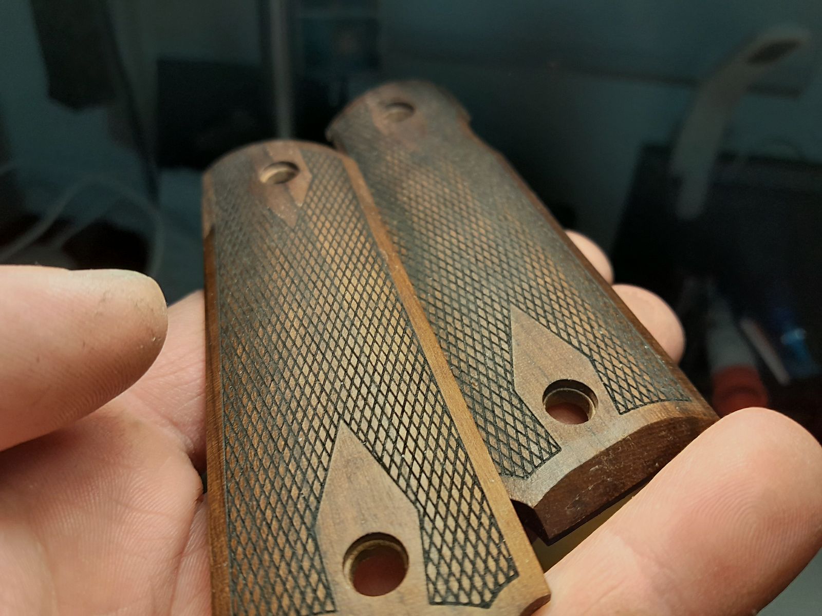 Colt 1911 wooden grips