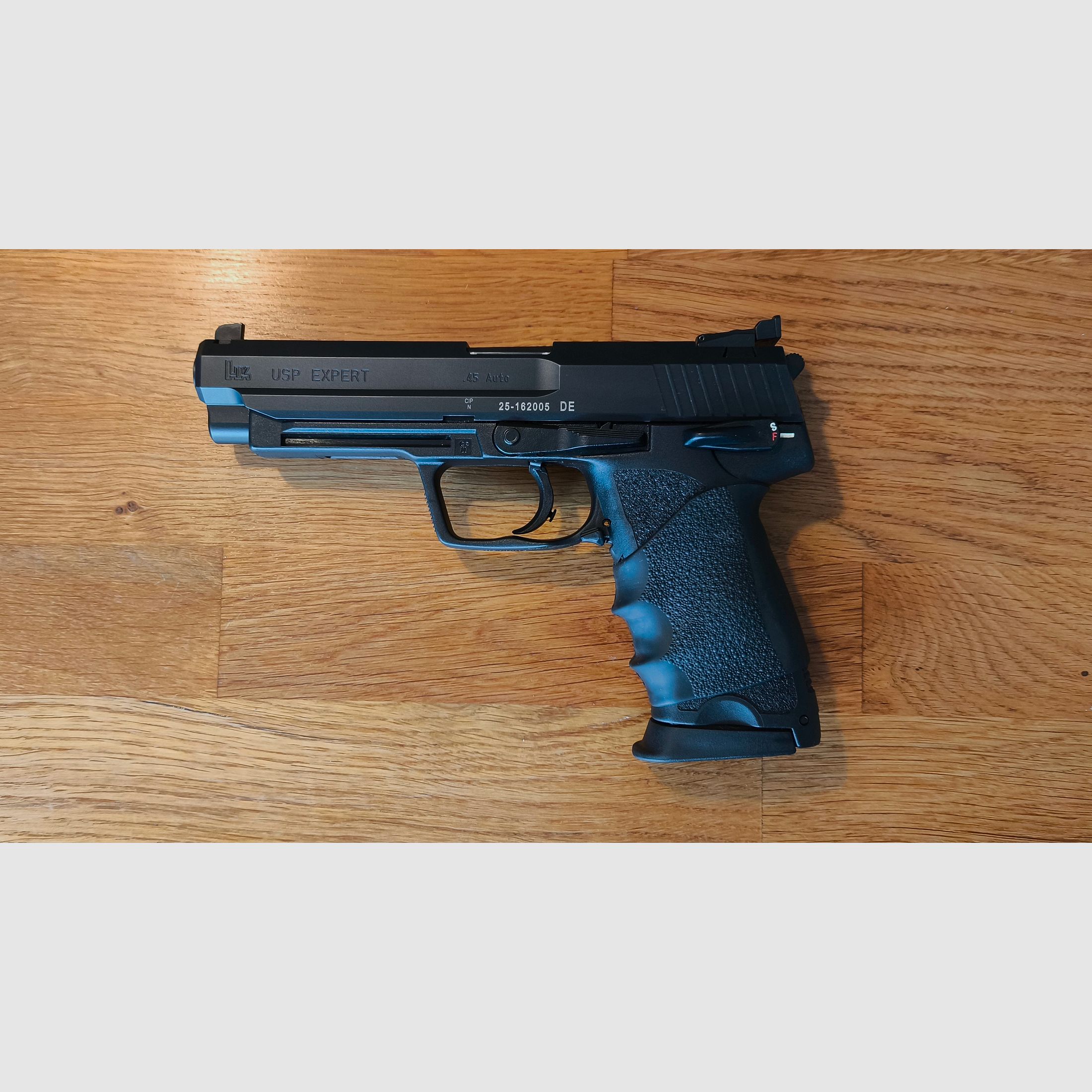 Heckler USP Expert .45 mit Wechselsystem 9mm und Merkle Abzug