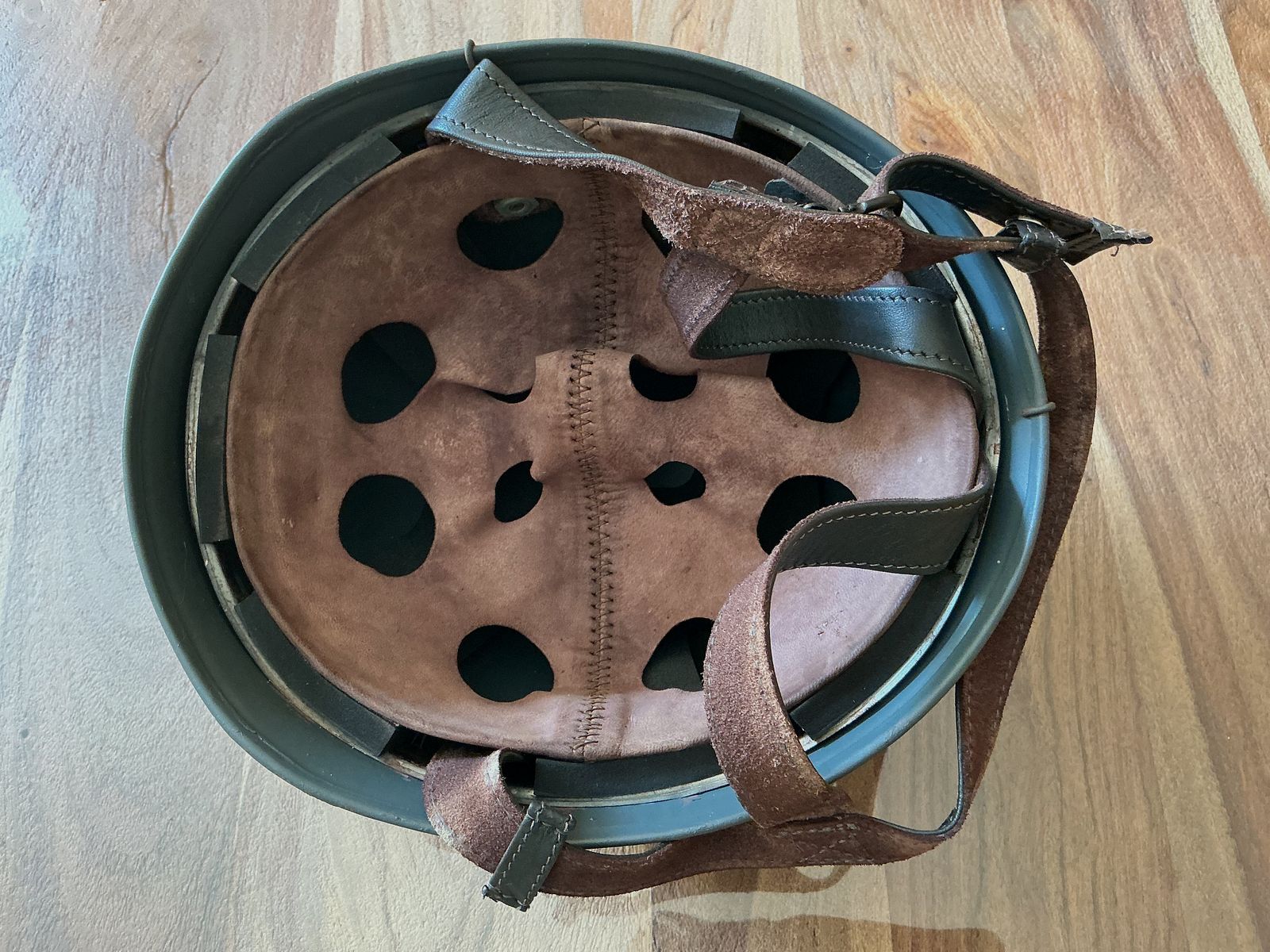 Deutscher Fallschirmjäger - Helm M38 im Camo - Finish 1944 Rauhtarn 