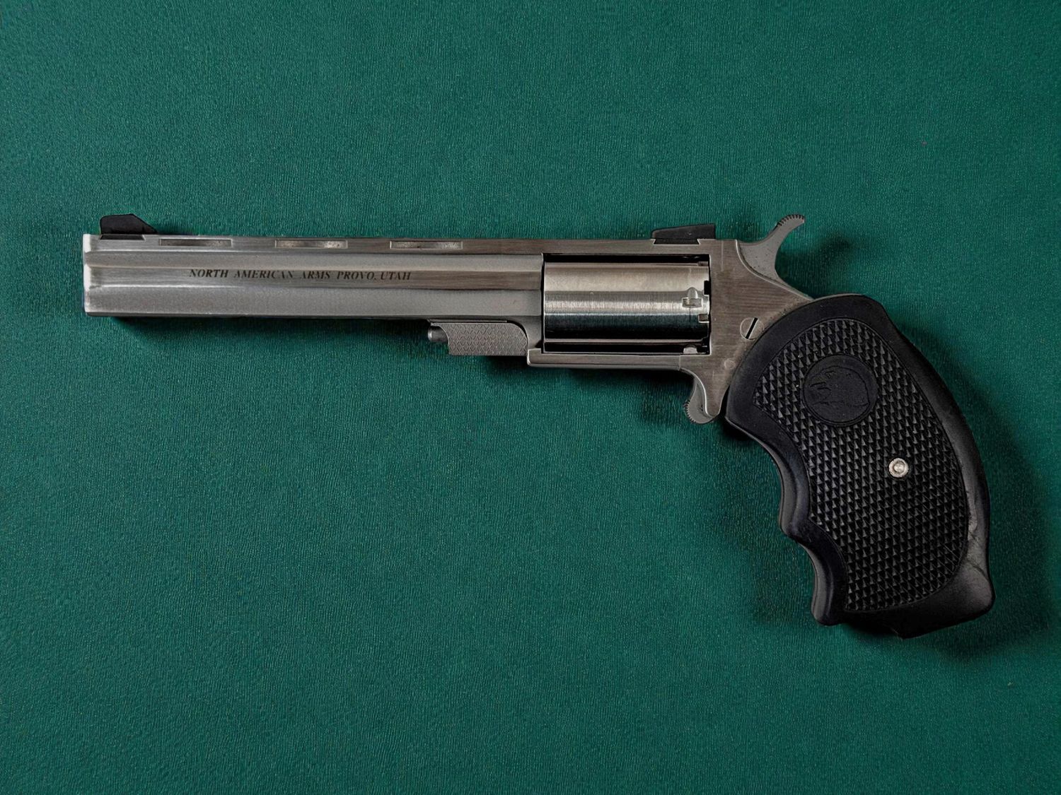 NAA Revolver Kal. .22lr mit Wechseltrommel .22 WMR