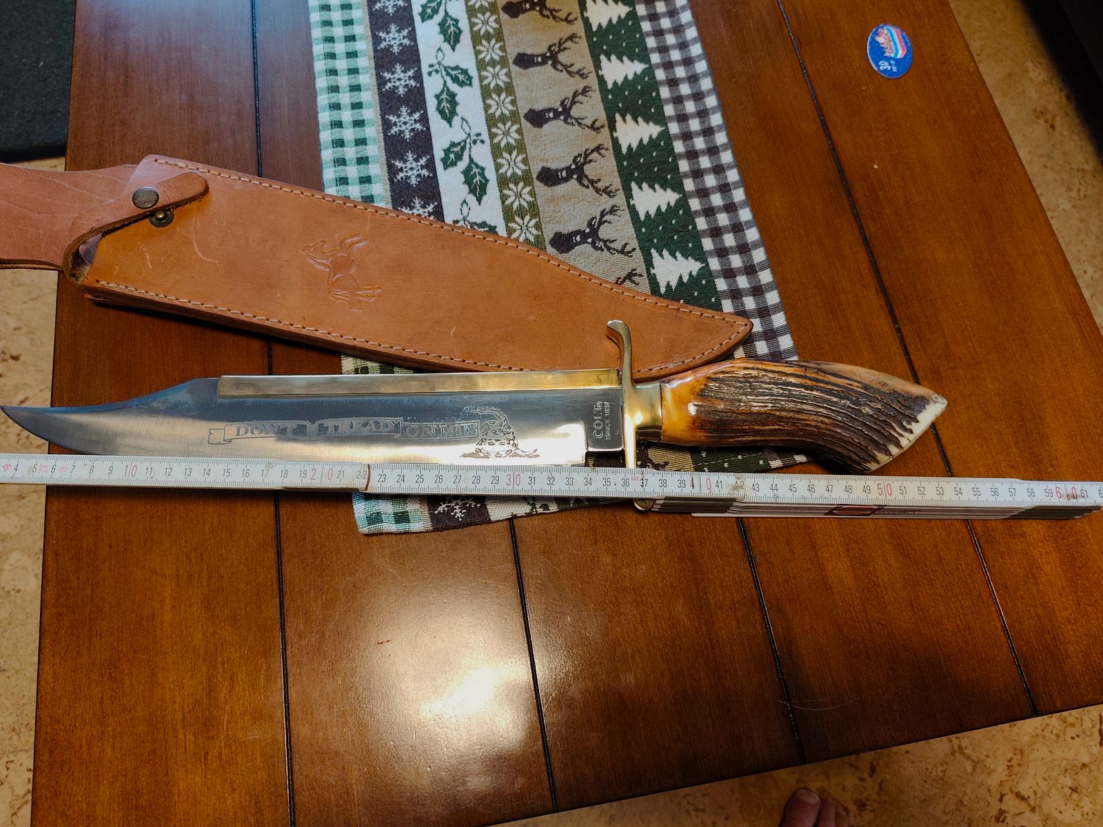 Nóż myśliwski Colt