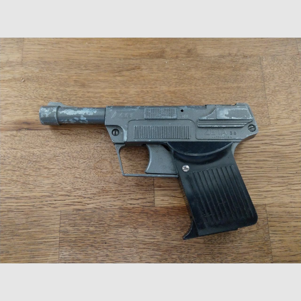 Pistolet ZETA 38 dla kolekcjonerów