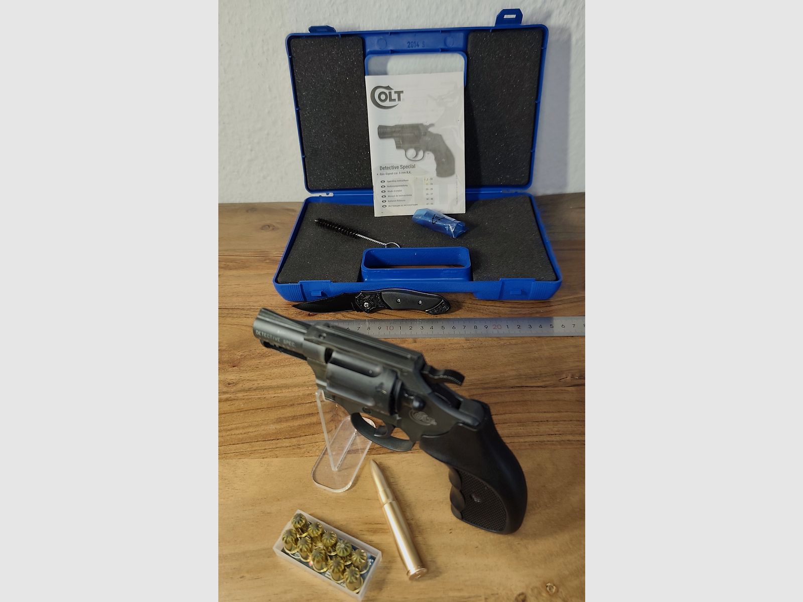 Umarex Colt Detective Spécial 9mm RK + cartouches de poivre + petit couteau de poche