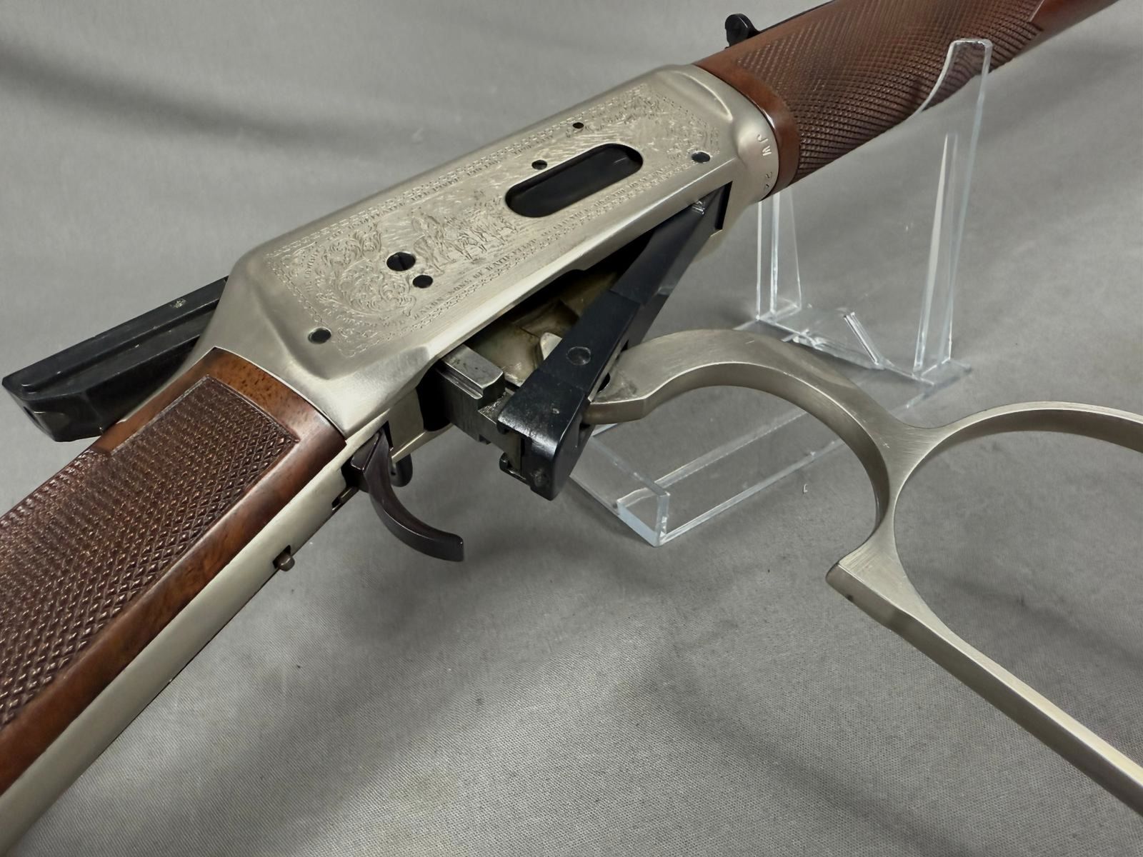 Winchester Mod. 1894  "John Wayne Commemorative"   (.32-40 WCF)
