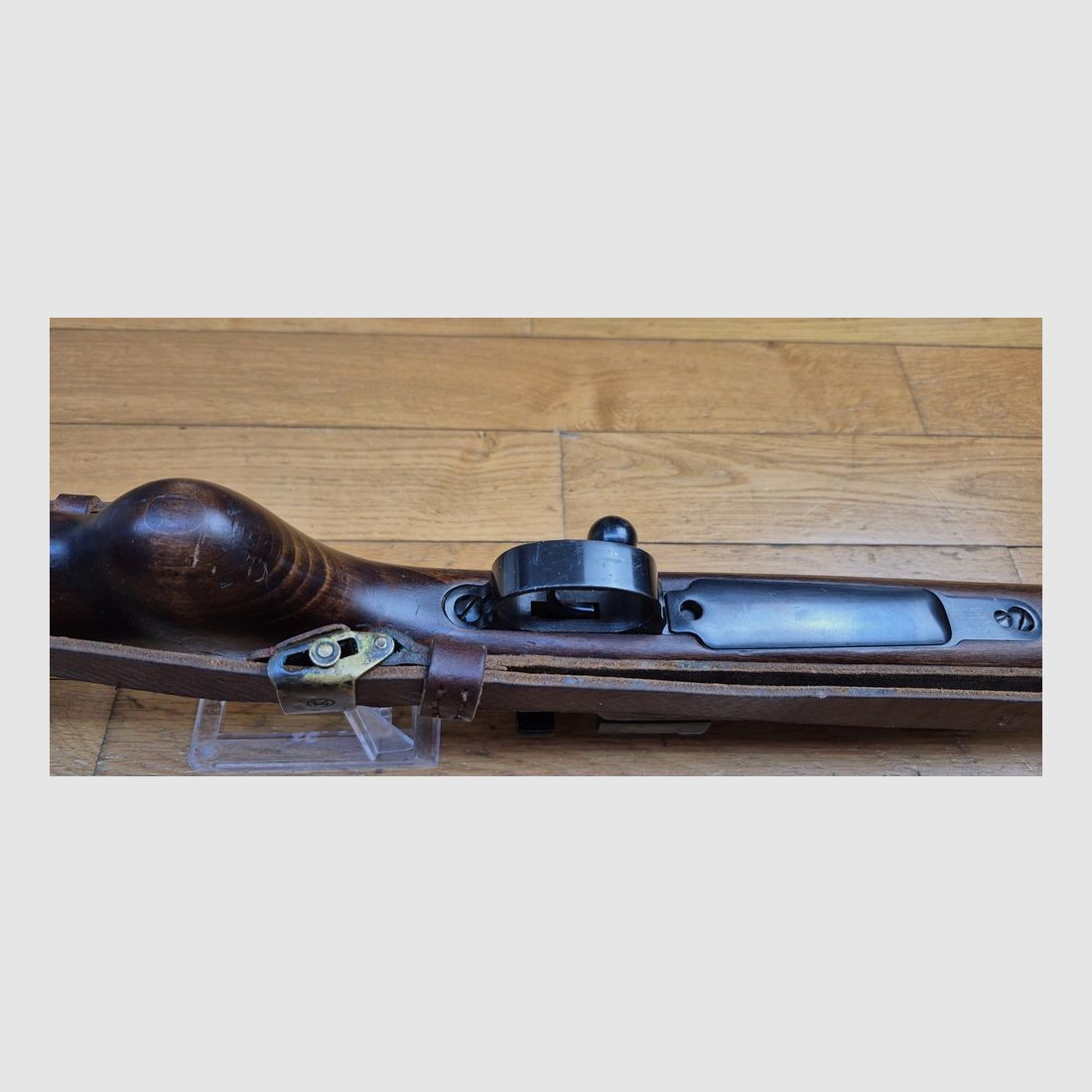 Seltene Zollkarabiner « ZollKarabiner » Heym 1952 – Seltene Waffe aus der Zeit vor der Wiedergründung der Bundeswehr 1955 – Kal. 8×57 IS – Ultra hochwertige Fertigung von Heim – Perfekte Mechanik und Anpassungen – Wunderschöner Lauf – Mononummer – Letzte Vertreterin des Systems 98 in Deutschland – Seltene Dienstwaffe in TBE++, Bild 10 von 28