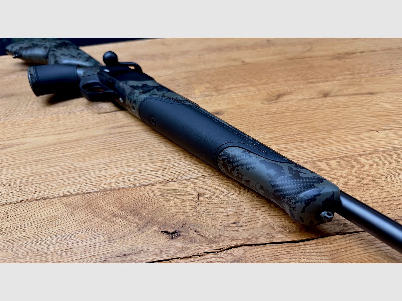 Blaser R8 Ultimate Carbon Huntec Camo arma completa / calibre seleccionable / logo plateado / Semi Weight