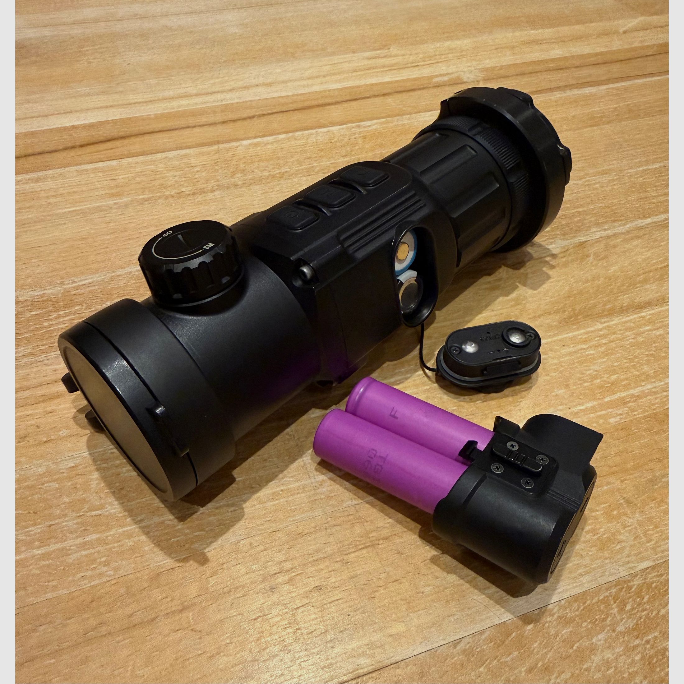 Infiray Xeye Clip CH50V2 thermal imaging attachment