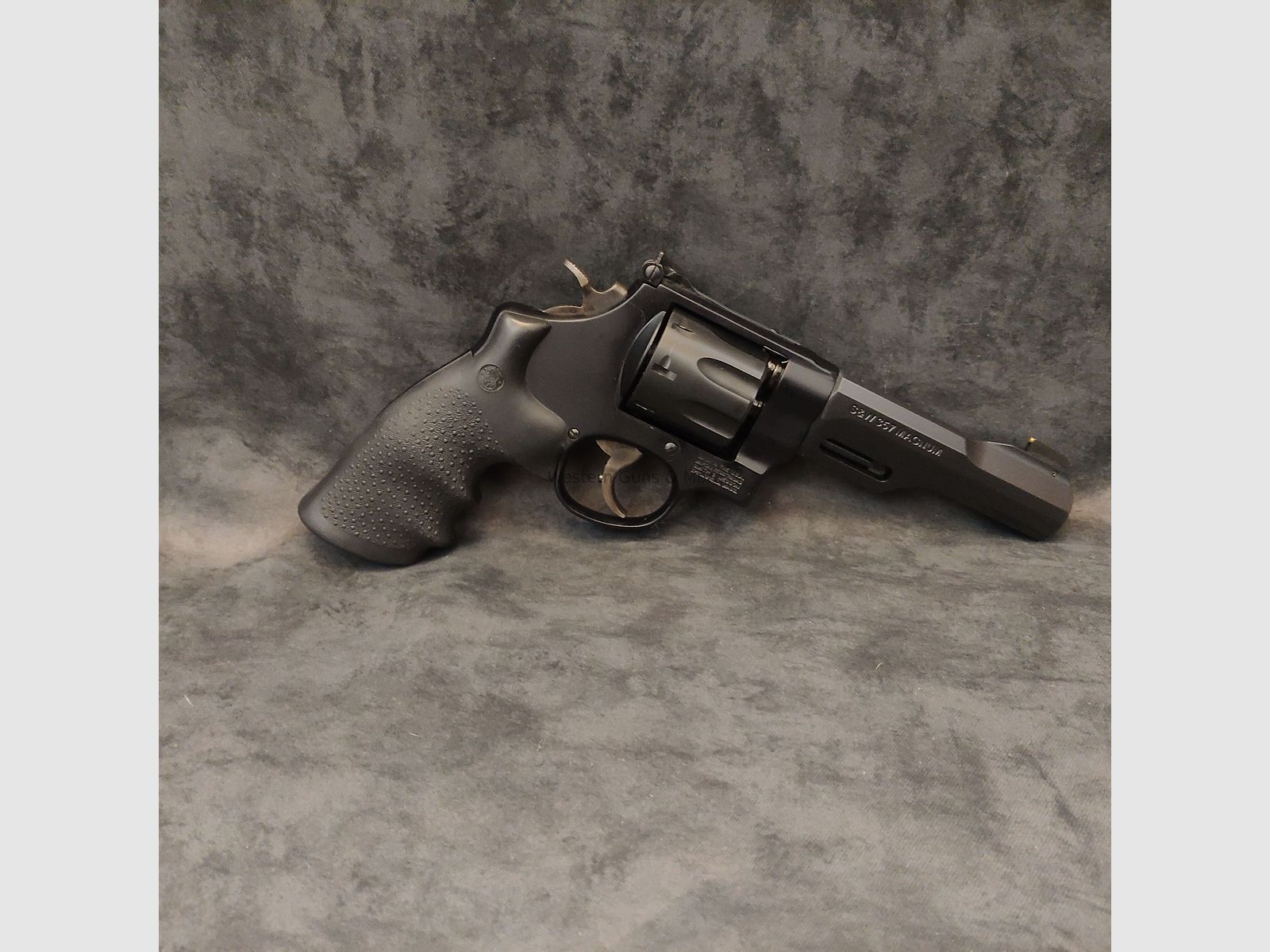 Smith & Wesson Mod.327 TRR8 8-Schüssig Performance Center
