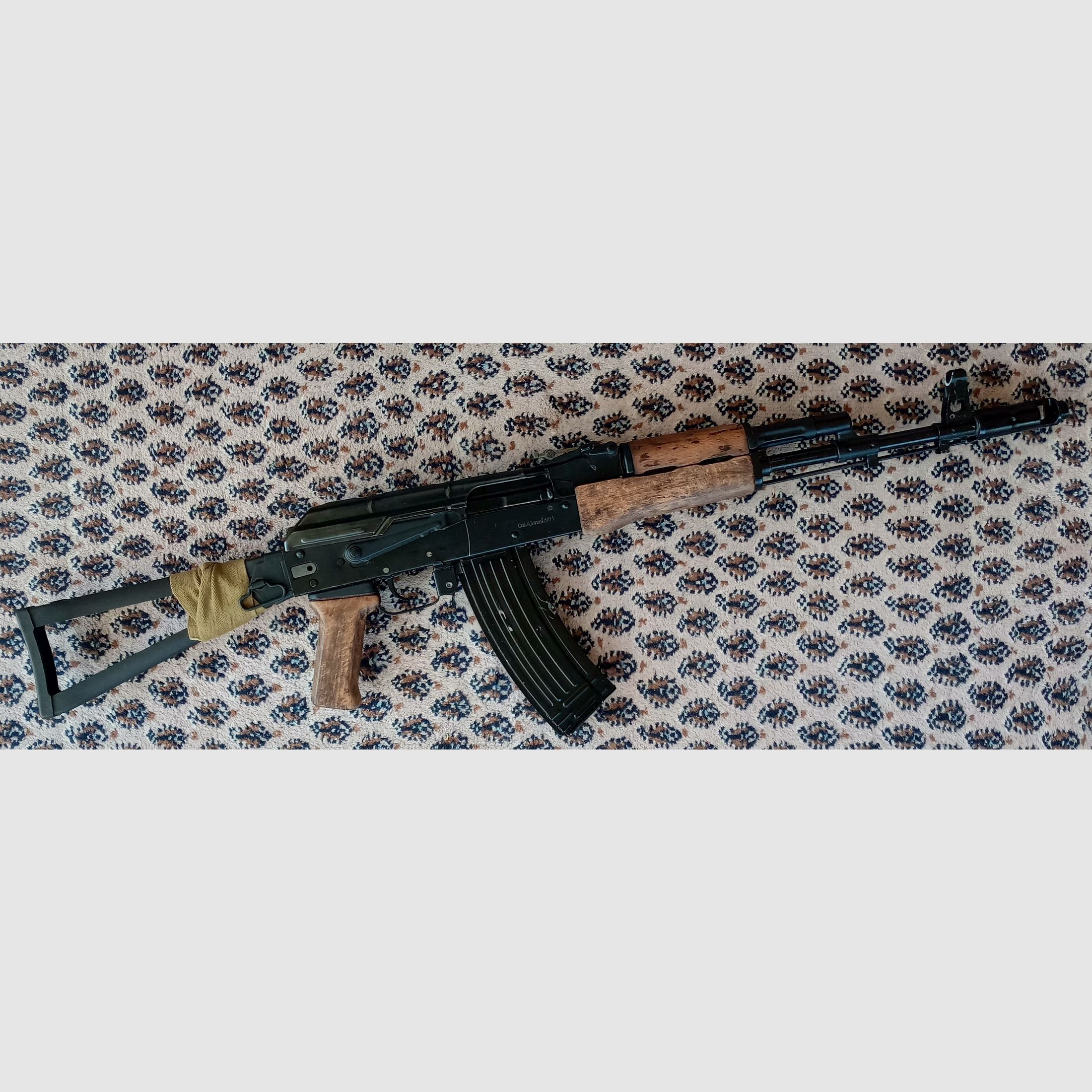 AKS-74 Holz Garnitur (Griff und Handschutz) im S.T.A.L.K.E.R Veteranen Stil / AK / AKM / Yunker