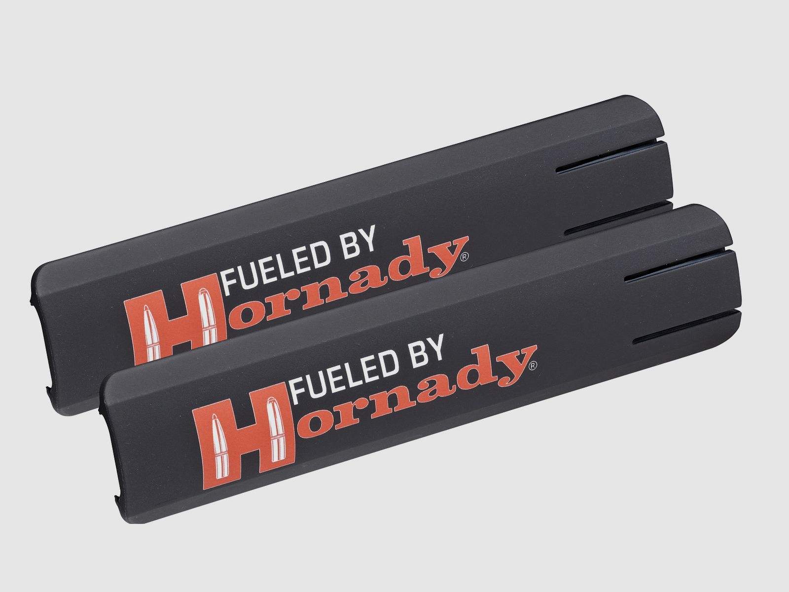 Hornady Copertura per binario Picatinny "Fueled by Hornady" - Set da 2 con 2 adesivi - Nero