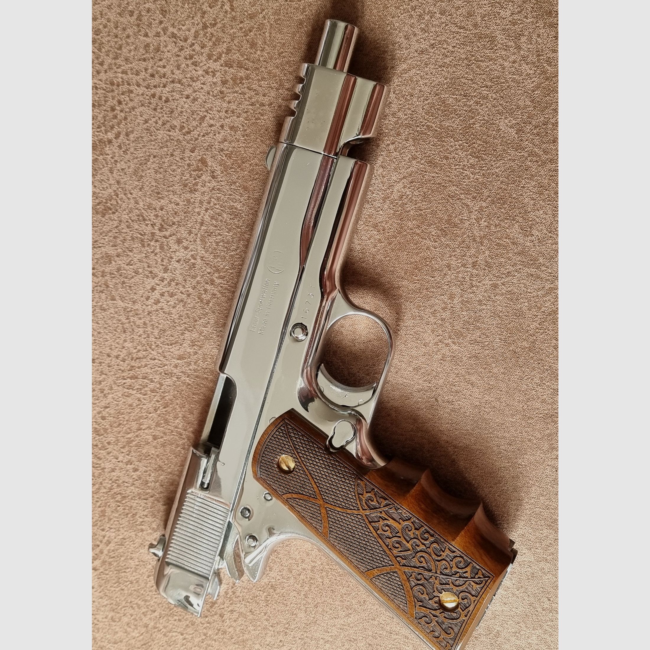 IWG Gouvernement en chrome avec holster