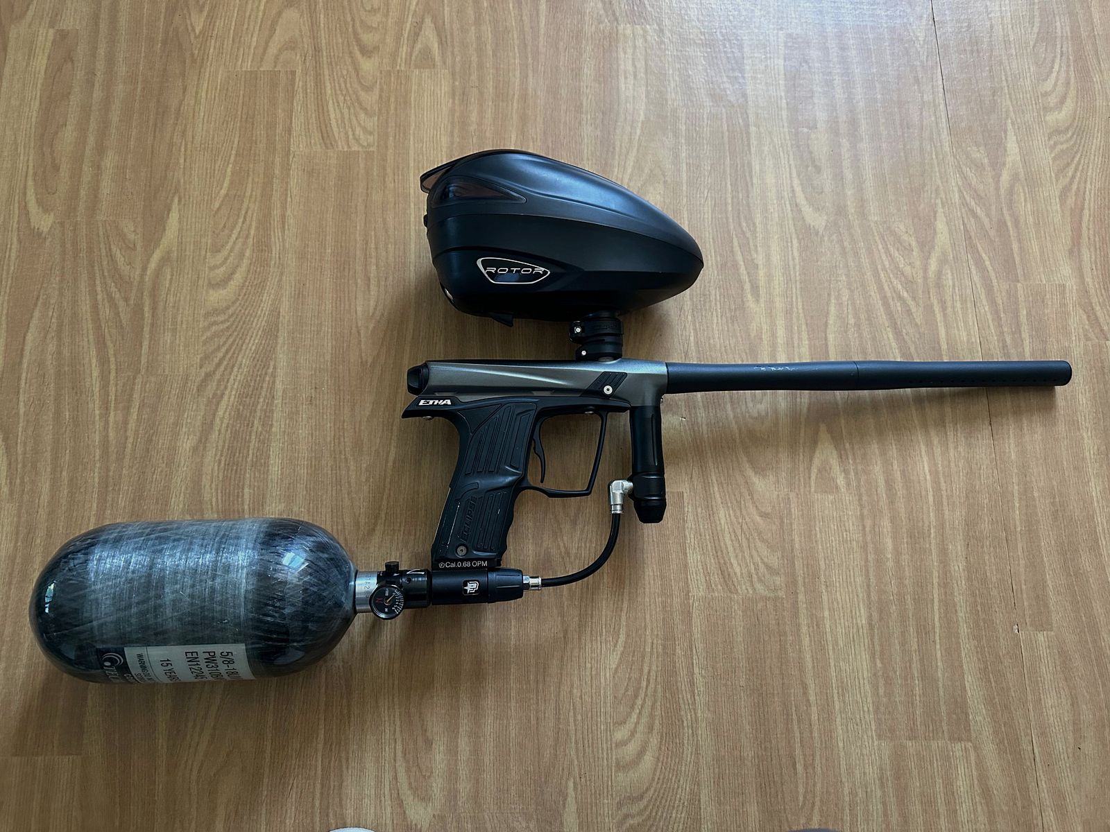 Paintball Komplettset – Planet Eclipse Etha, Dye Rotor, HP-Flasche, Maske & Kleidung