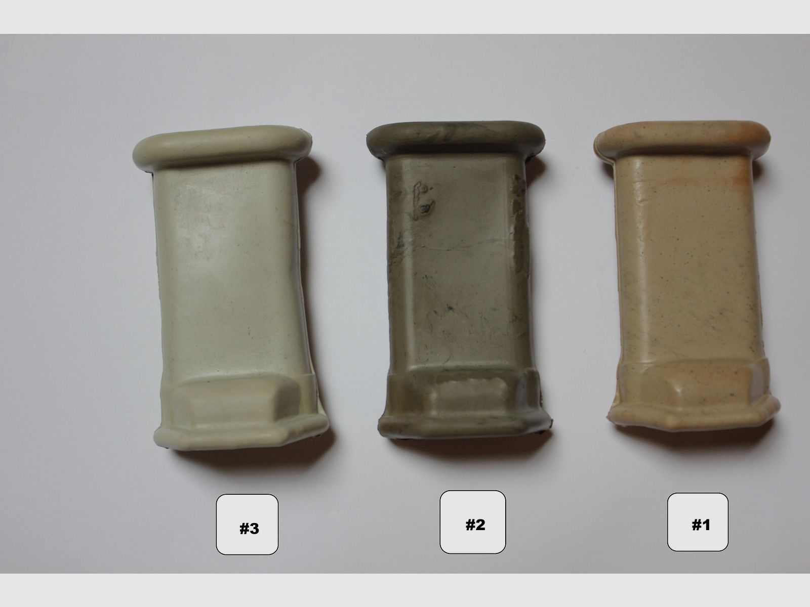 3 Rumänische 6h3 (6x3) AK Bajonette komplett inkl. Gummi Isolator und Leder Frosch  // AKM Bakelit Vintage