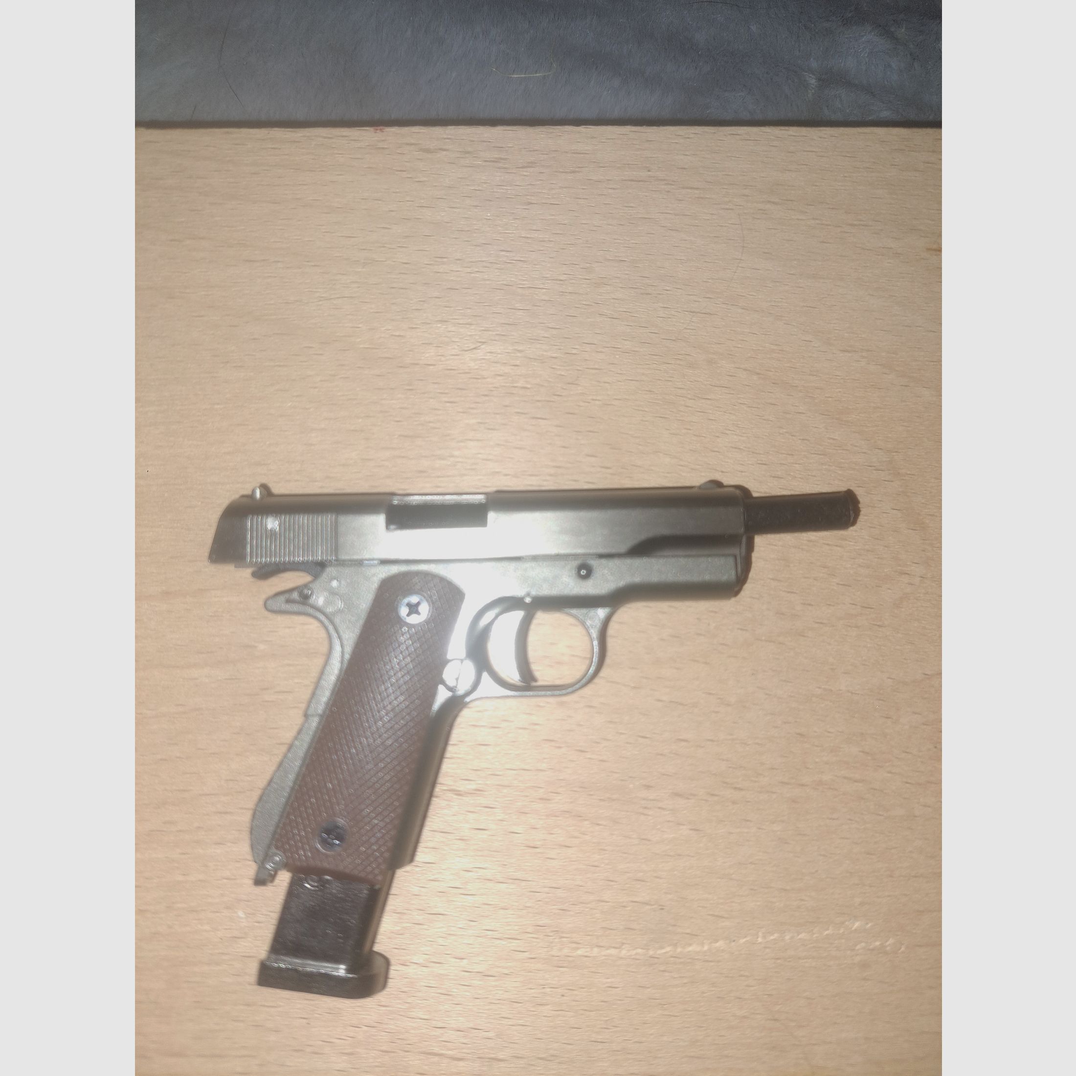 Schlüsselanhänger 1:3 Modell "Colt Government 1911"