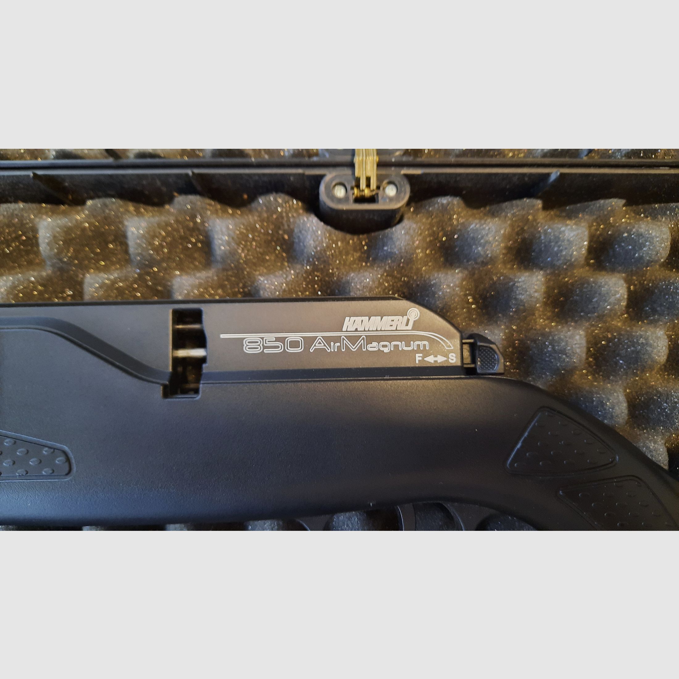 Hämmerli UMAREX 850 AIR MAGNUM - 4,5 mm Diabolo (P18) + Zielfernrohr + Koffer inklusive 2 Zahlenschlösser