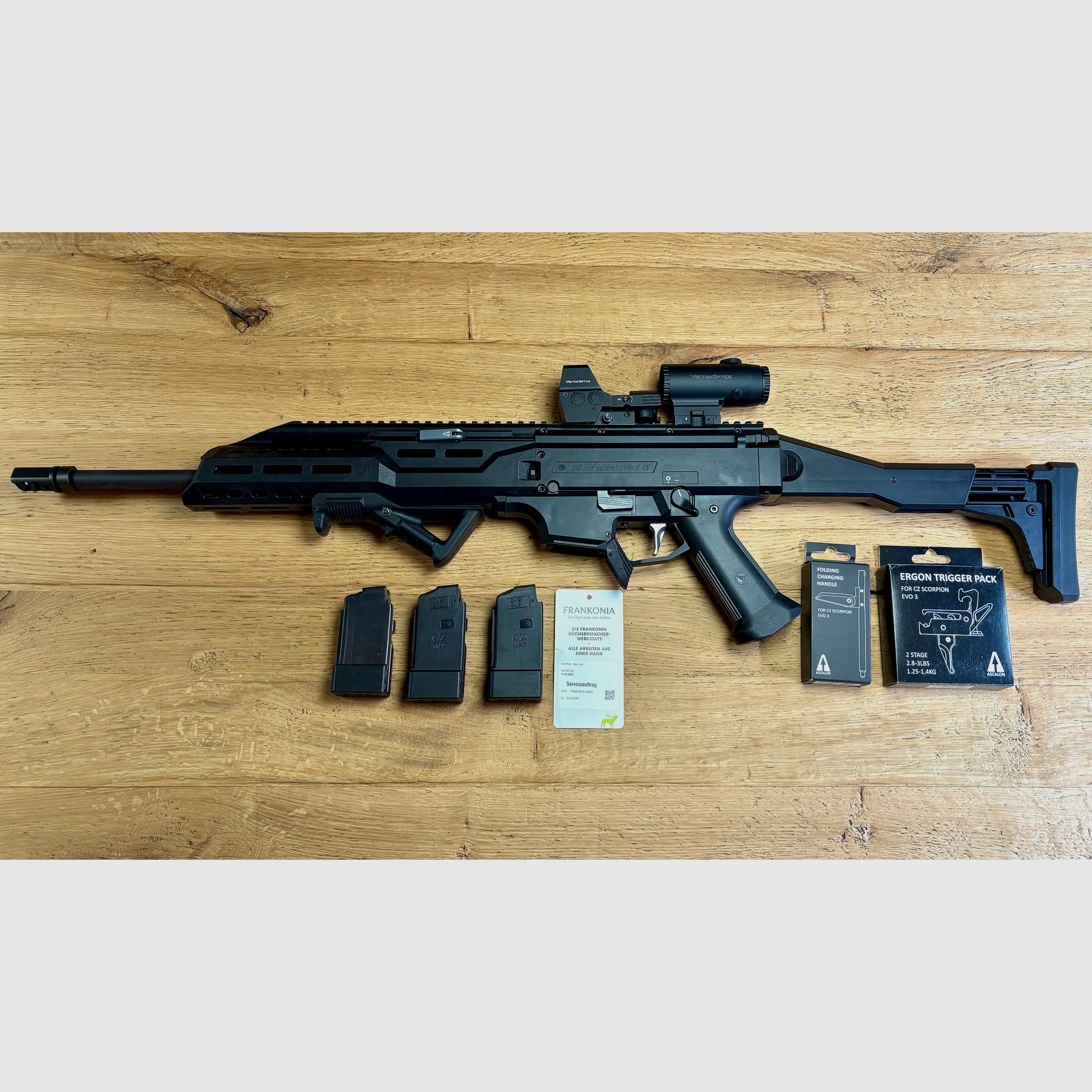 Selbstladebüchse CZ Scorpion Evo 3 S1 Carbine Sportabzug, Schubschaft klappbar,  Kompensator – Kaliber 9 mm Luger inkl. Red Dot u 5fach Magnifier