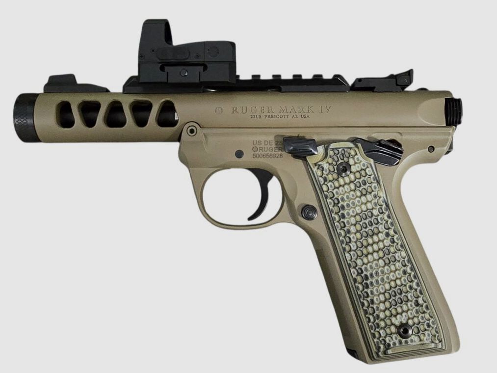 PISTOLE RUGER MARK IV 22/45 LITE .22 LR 4,4"/11,18CM FDE CERAKOTE 1/2"-28 incluant Meopta Meosight IV Red Dot DISPONIBLE IMMÉDIATEMENT