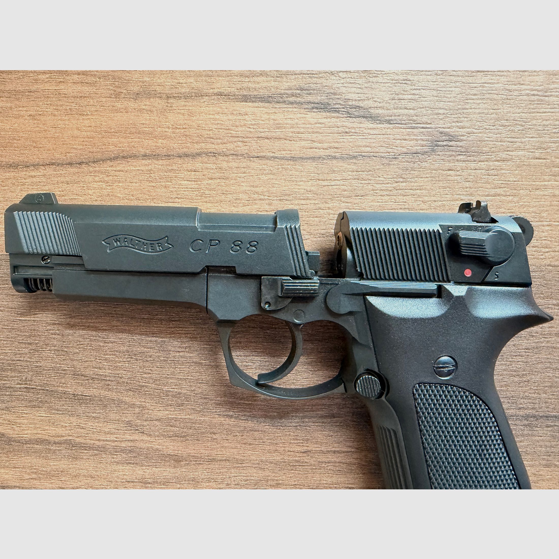 Walther CP88 CO₂ Pistool 4,5 mm Diabolo + Koffer + Diabolos