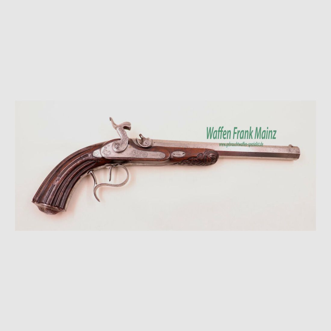 Belga, varias pistolas de salón de 14 mm dibujadas