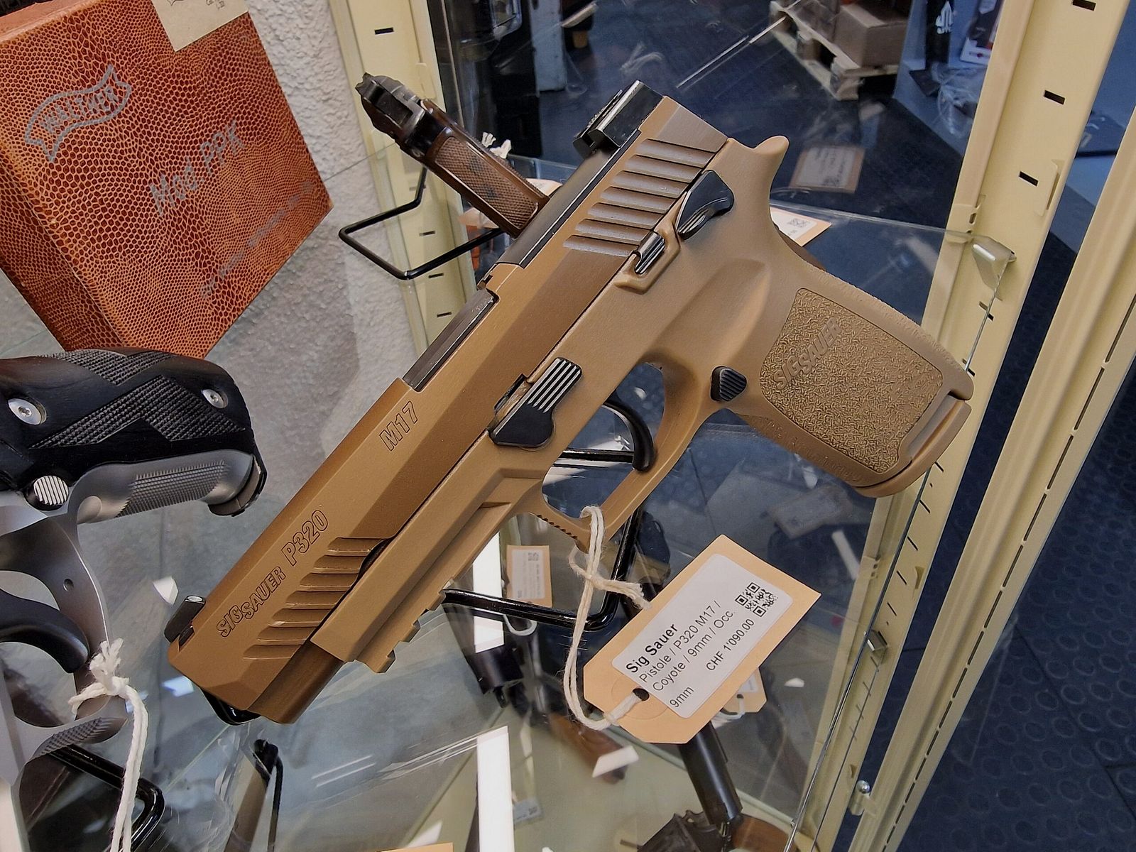 Sig Sauer – Pistole / P320 M17 / Coyote / 9mm / Occ., Bild 1 von 2