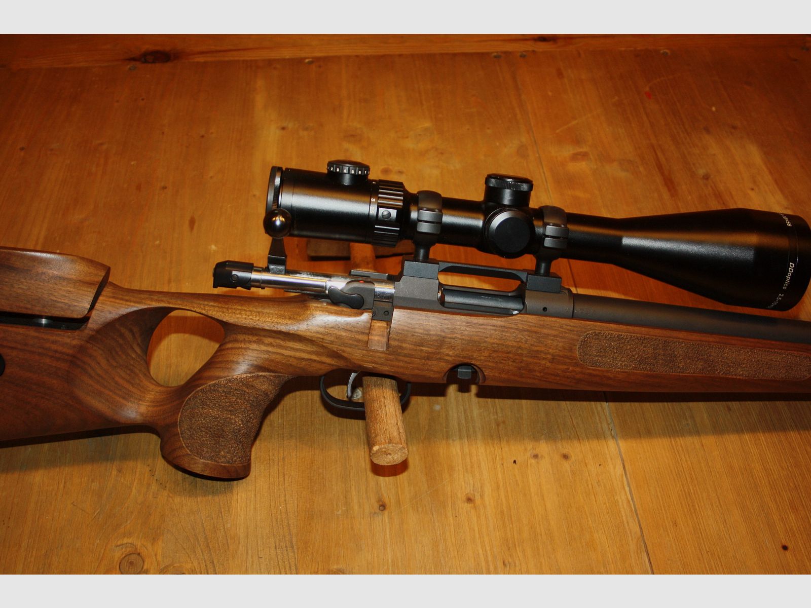 CZ 527 Varmint .223 Rem.  mit Nussbaum Lochschaft