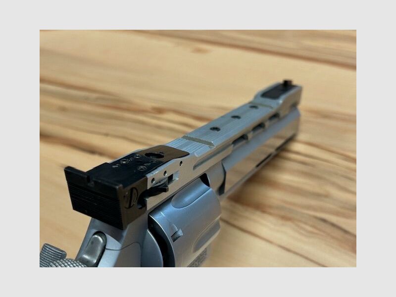 Smith & Wesson Club 30 Competition