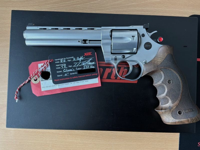 Korth Revolver Classic. 357 Mag 6“ plata raro