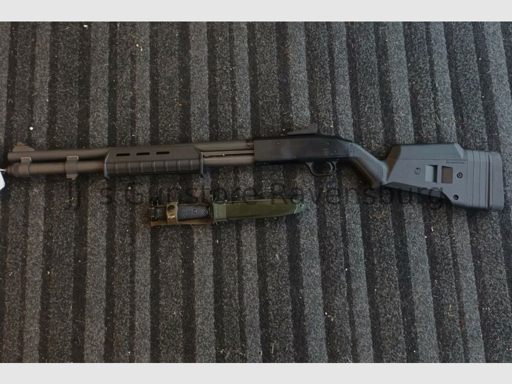 Mossberg 500 Magpul 12/76